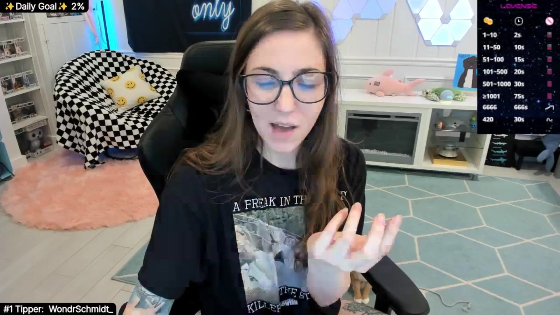 Gallery image thumbnail from TheSharkQueen's myfreecams stream on, 08/18/2025, 22:06 image 6 of 20