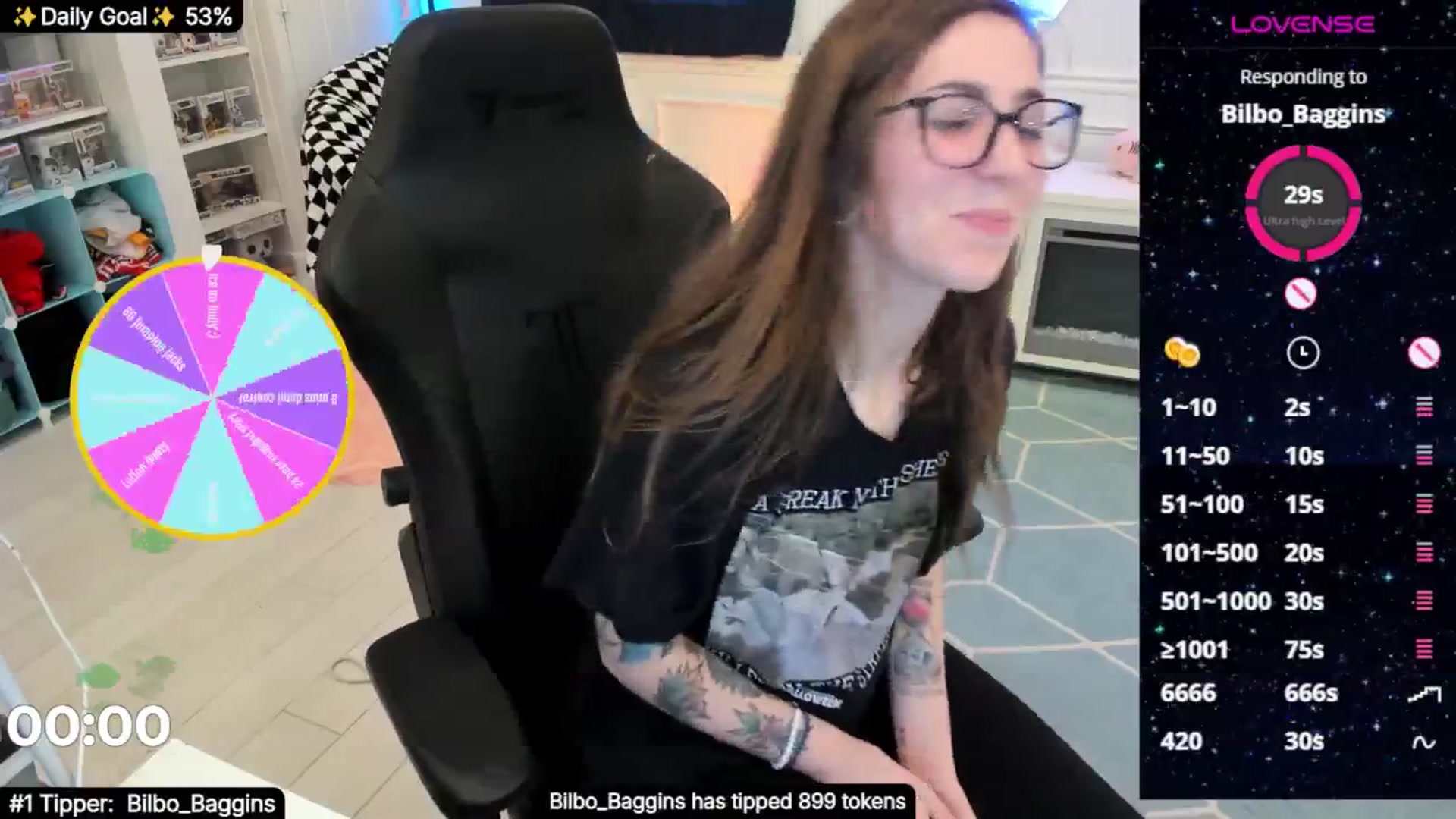 Gallery image thumbnail from TheSharkQueen's myfreecams stream on, 08/19/2025, 06:13 image 6 of 20