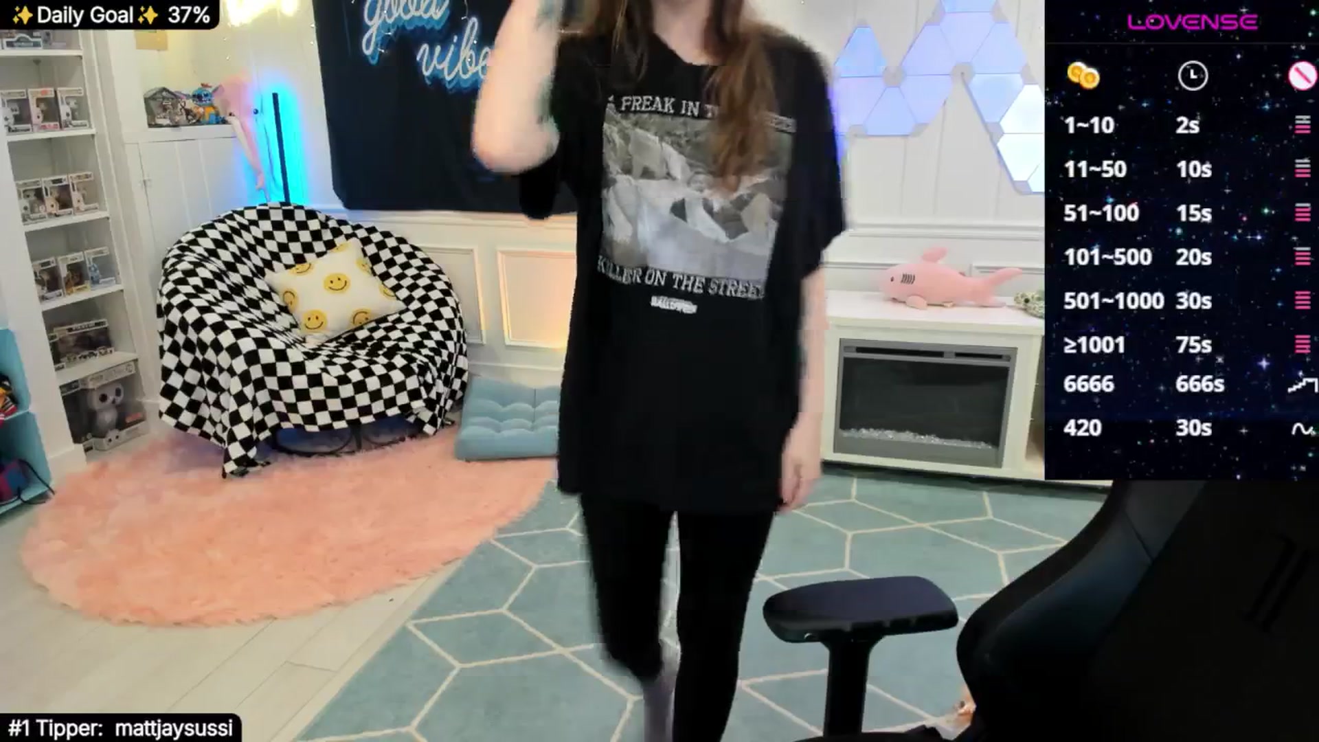 Gallery image thumbnail from TheSharkQueen's myfreecams stream on, 08/19/2025, 06:13 image 5 of 20
