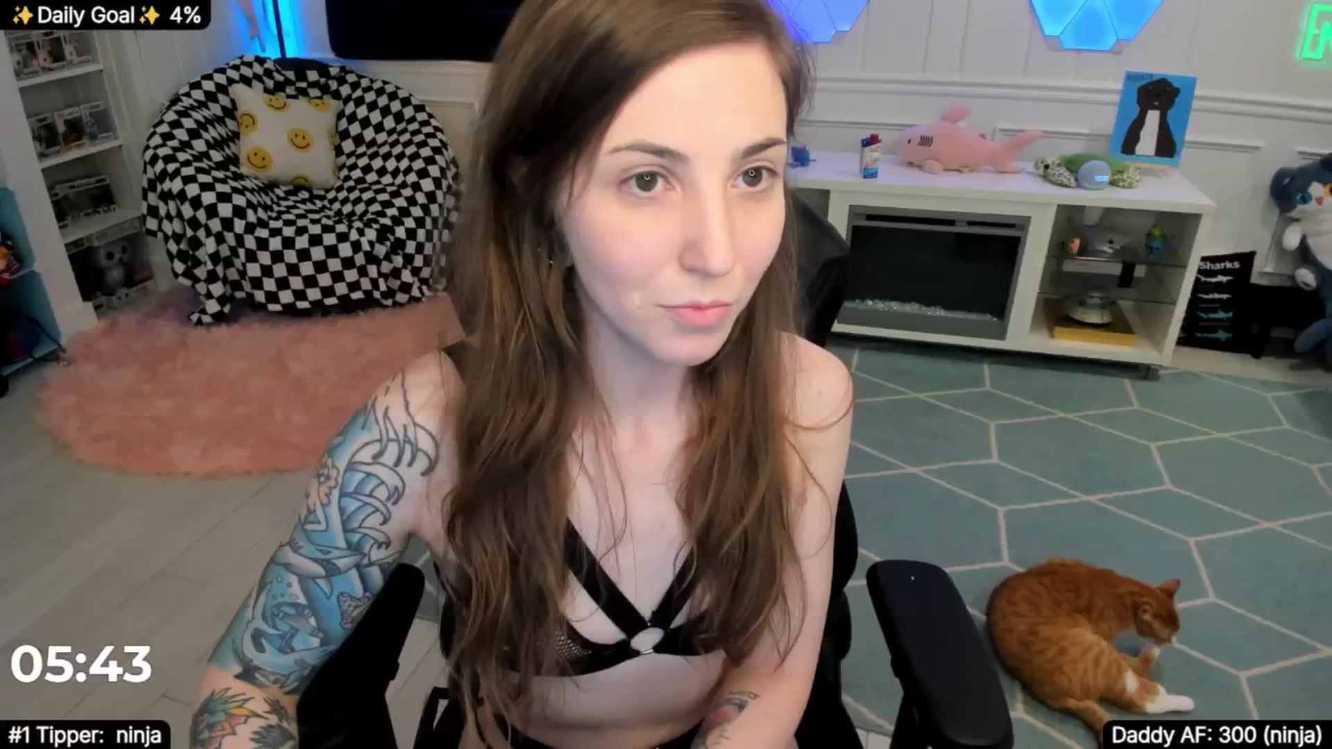 Gallery image thumbnail from TheSharkQueen's myfreecams stream on, 08/23/2025, 02:46 image 10 of 20