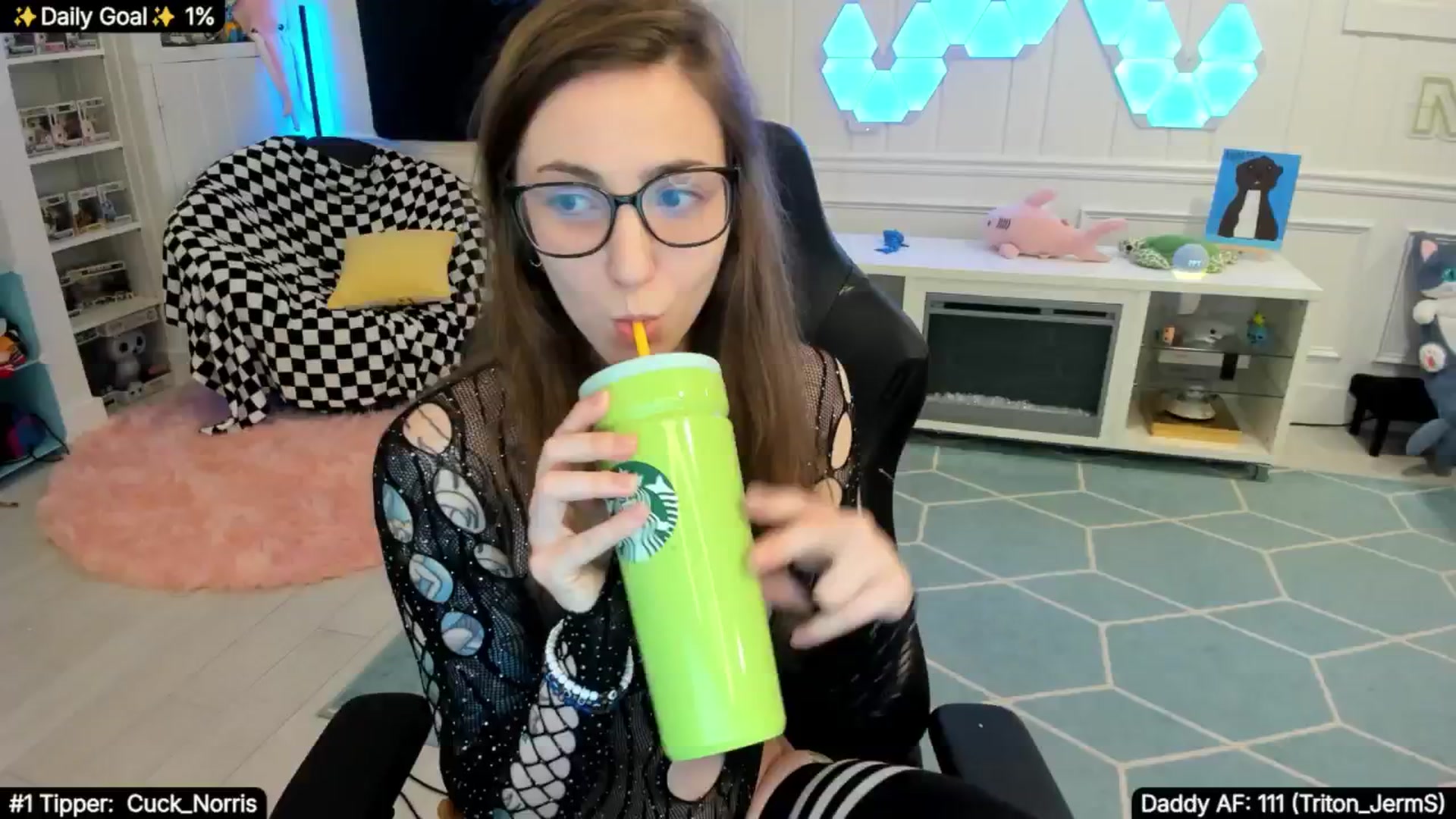 Gallery image thumbnail from TheSharkQueen's myfreecams stream on, 08/31/2025, 01:40 image 7 of 20