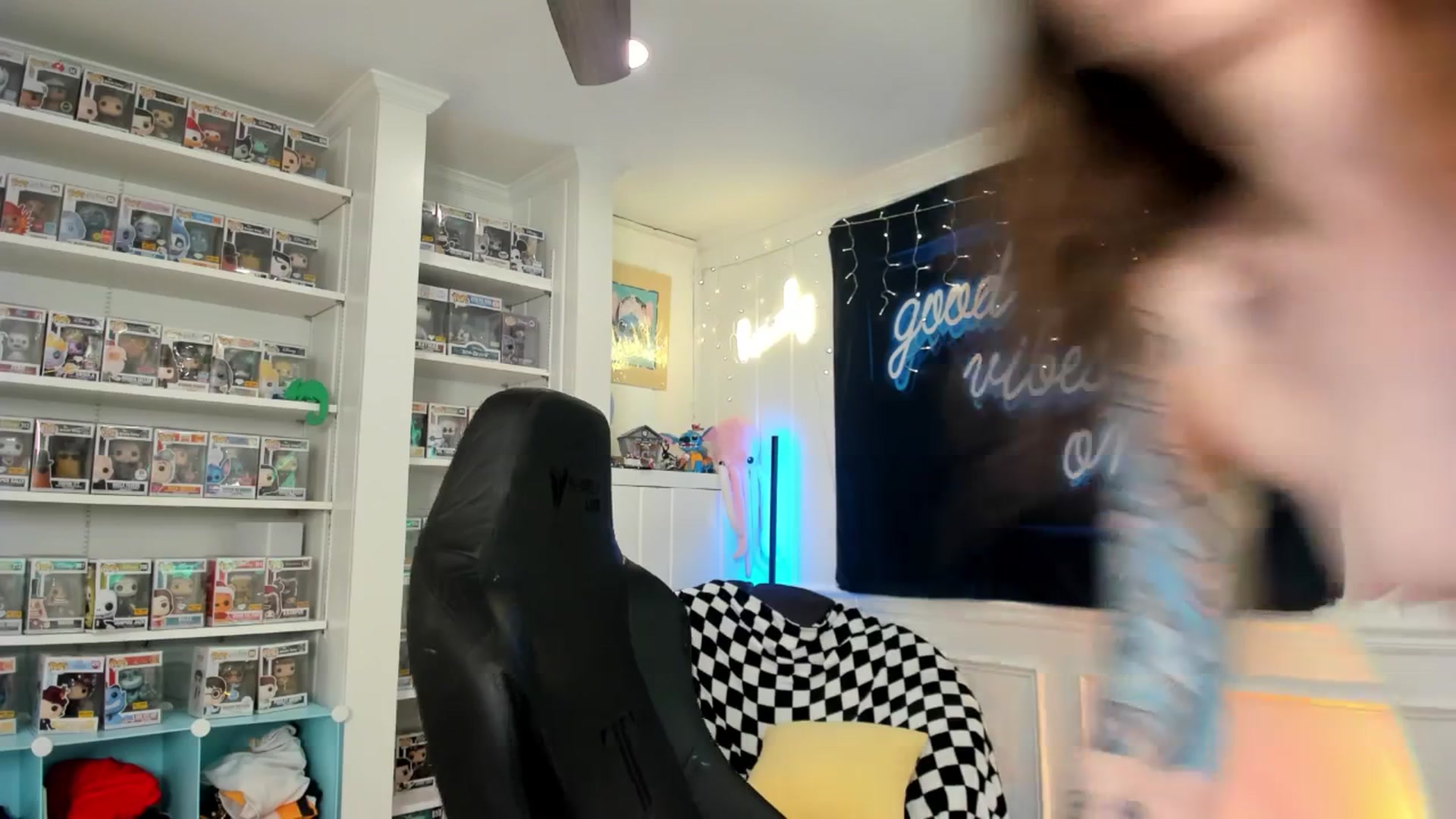 Gallery image thumbnail from TheSharkQueen's myfreecams stream on, 08/31/2025, 01:40 image 18 of 20