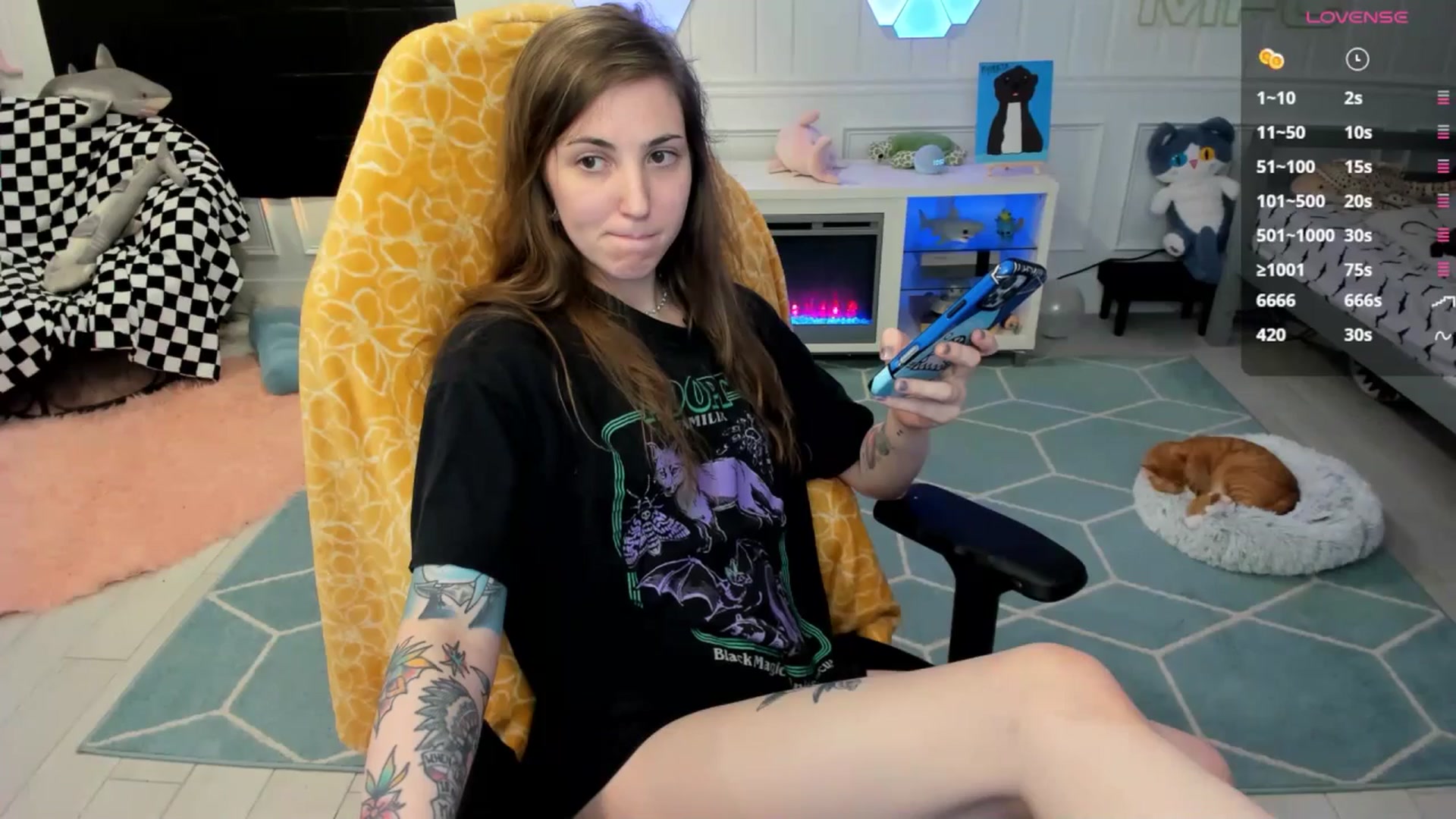Gallery image thumbnail from TheSharkQueen's myfreecams stream on, 09/19/2025, 03:28 image 13 of 20