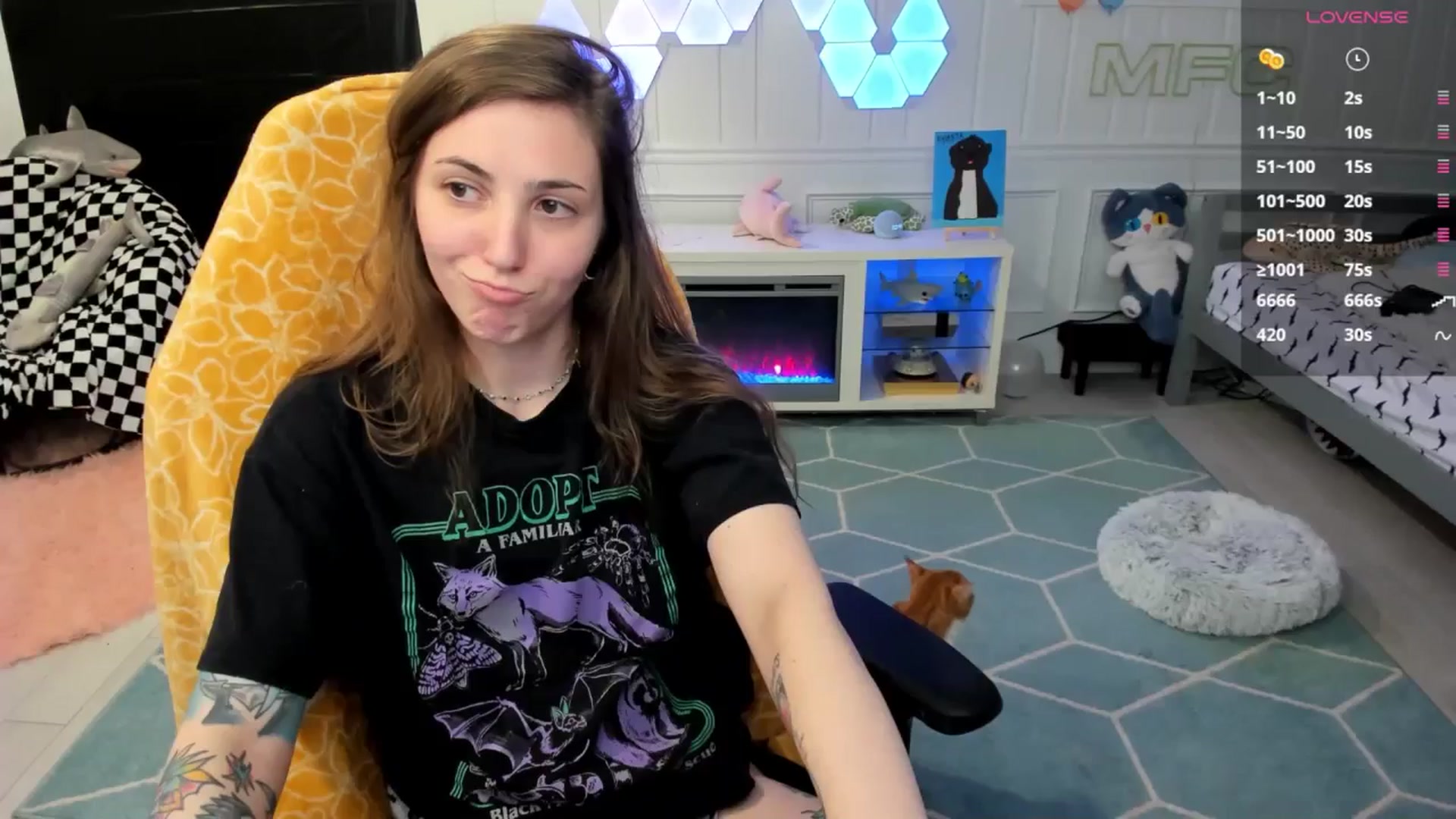 Gallery image thumbnail from TheSharkQueen's myfreecams stream on, 09/19/2025, 03:28 image 11 of 20