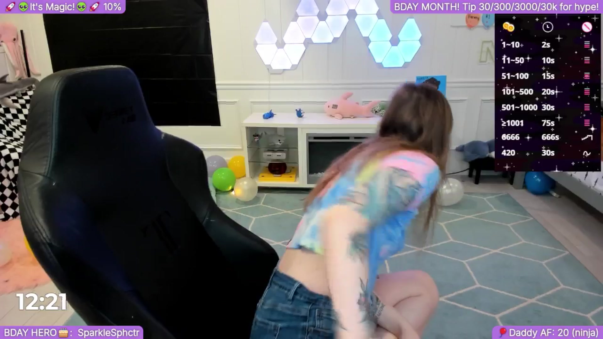 Gallery image thumbnail from TheSharkQueen's myfreecams stream on, 09/29/2025, 20:22 image 17 of 20