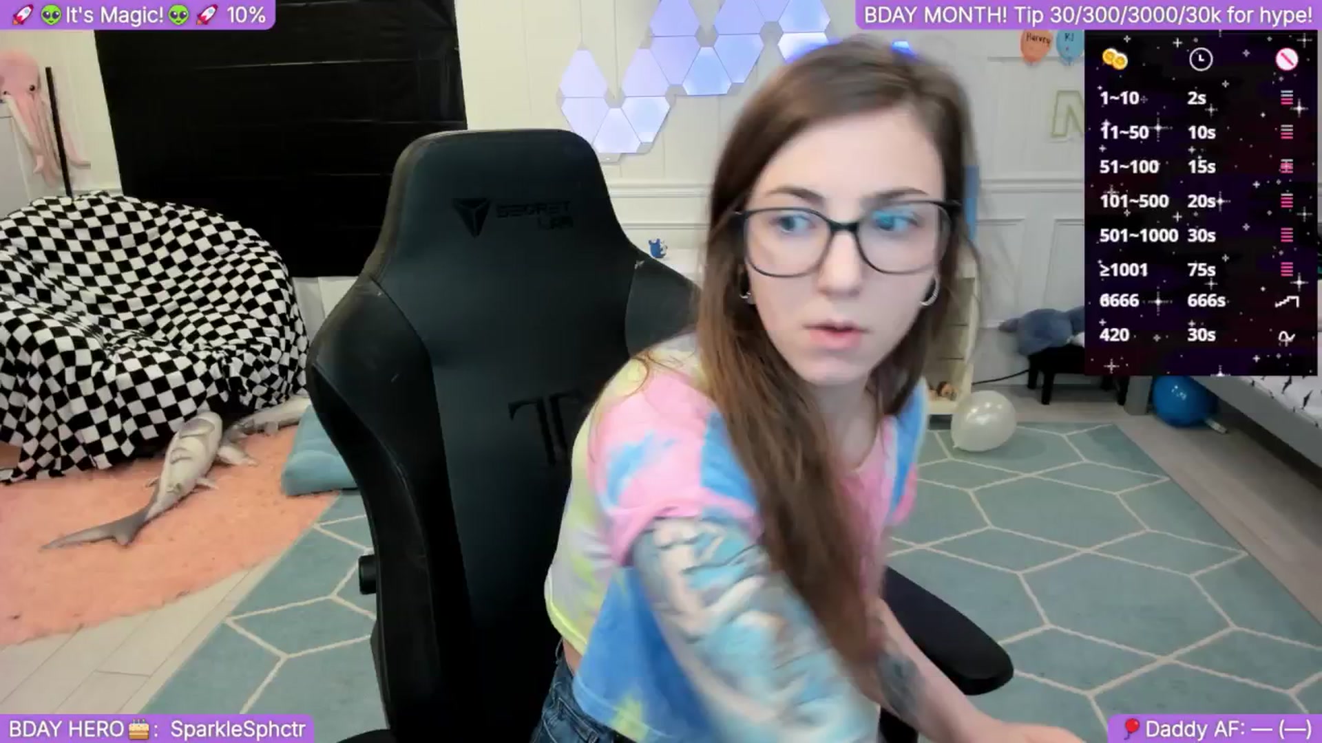 Gallery image thumbnail from TheSharkQueen's myfreecams stream on, 09/29/2025, 20:22 image 1 of 20