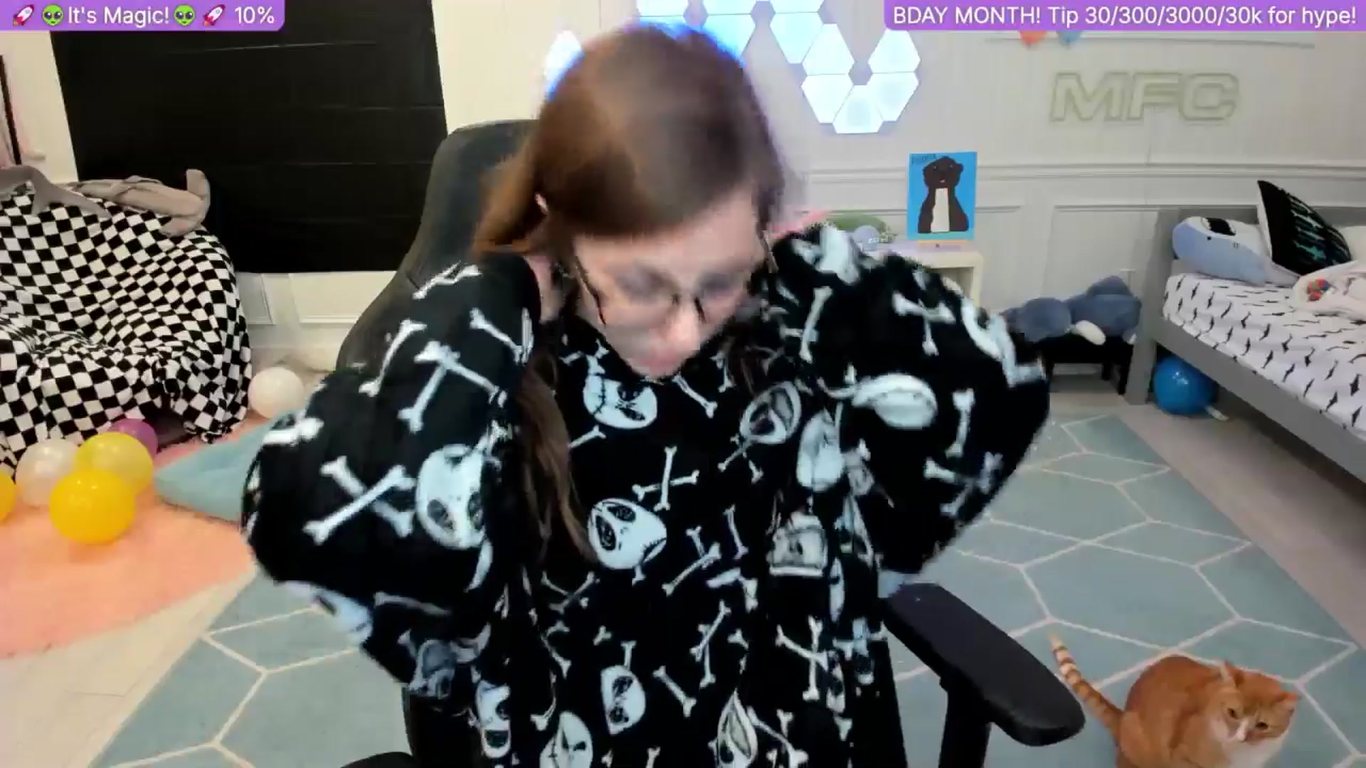 Gallery image thumbnail from TheSharkQueen's myfreecams stream on, 09/30/2025, 05:43 image 2 of 20