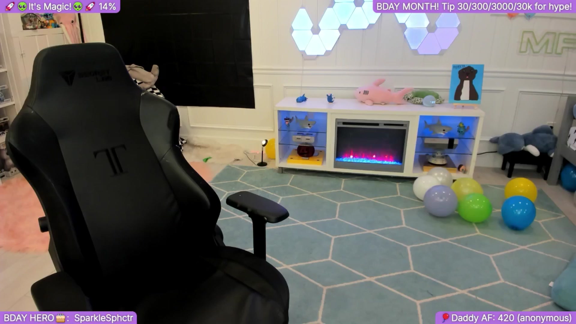 Gallery image thumbnail from TheSharkQueen's myfreecams stream on, 10/01/2025, 06:01 image 8 of 20