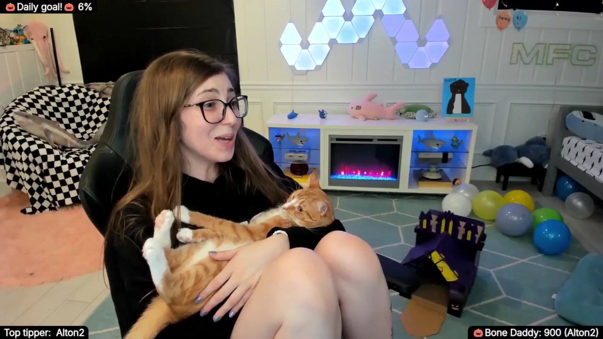 Gallery image thumbnail from TheSharkQueen's myfreecams stream on, 10/01/2025, 09:32 image 9 of 20