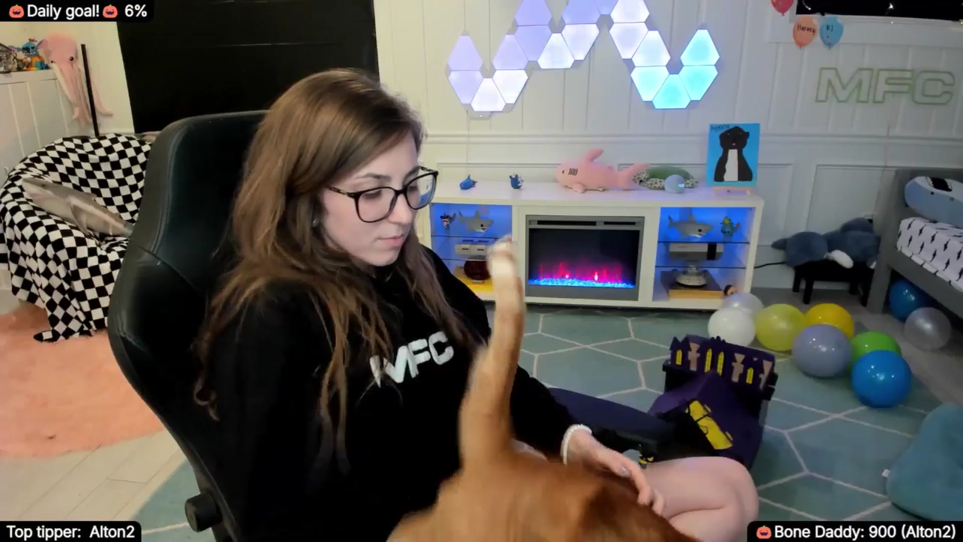 Gallery image thumbnail from TheSharkQueen's myfreecams stream on, 10/01/2025, 09:32 image 8 of 20