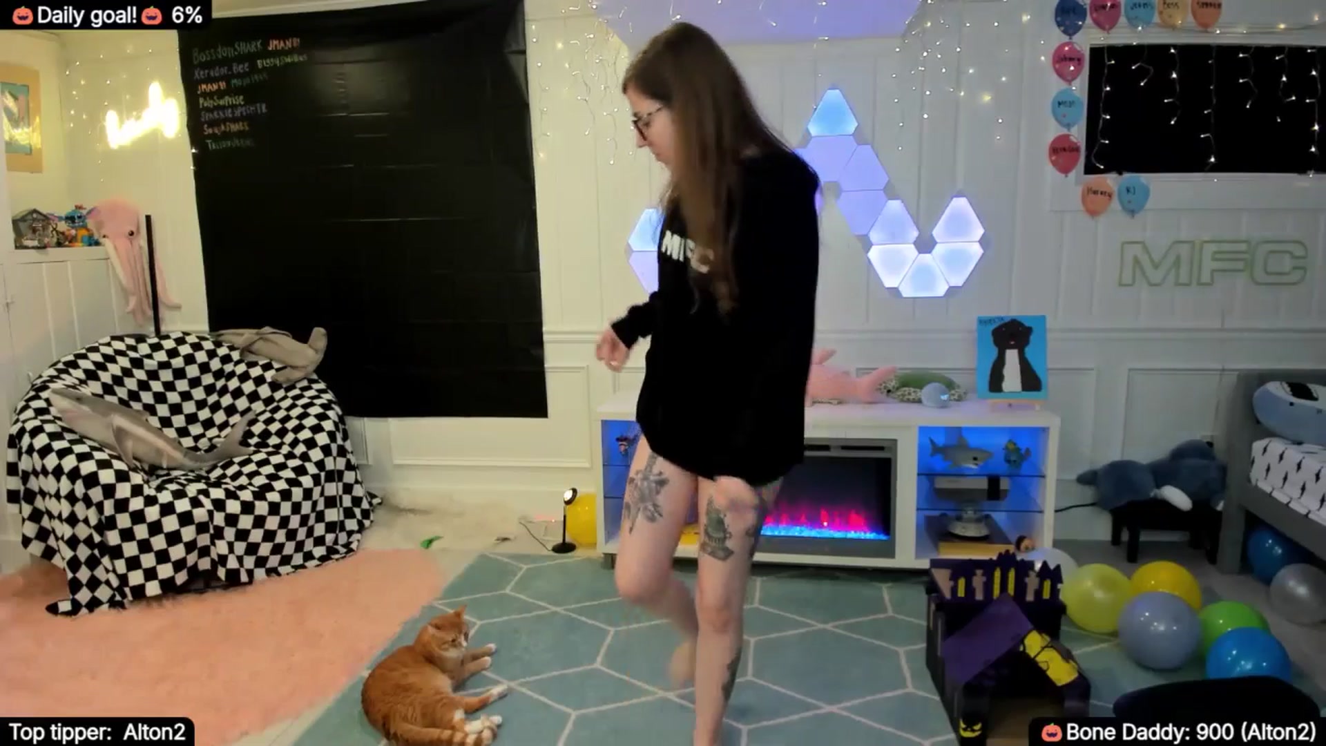 Gallery image thumbnail from TheSharkQueen's myfreecams stream on, 10/01/2025, 09:32 image 15 of 20