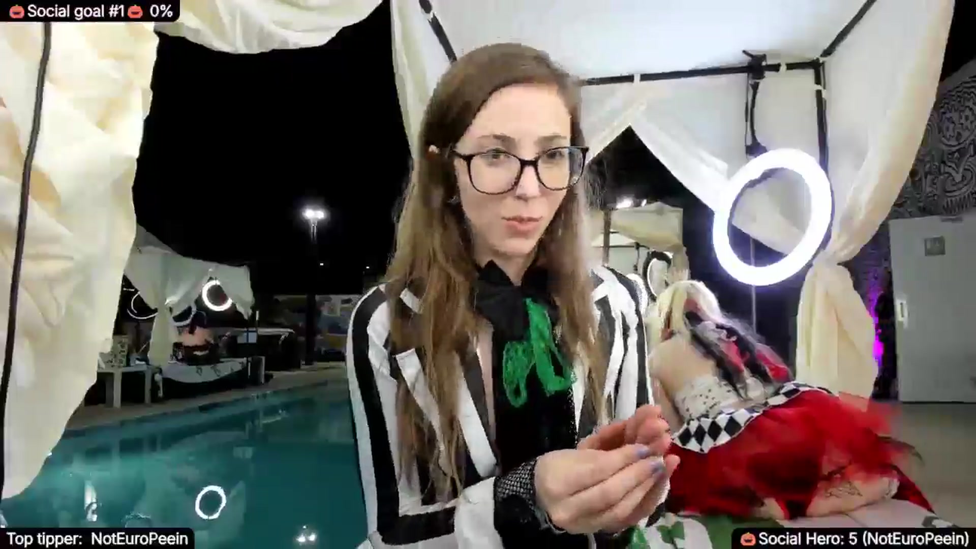 Gallery image thumbnail from TheSharkQueen's myfreecams stream on, 10/07/2025, 01:50 image 14 of 20
