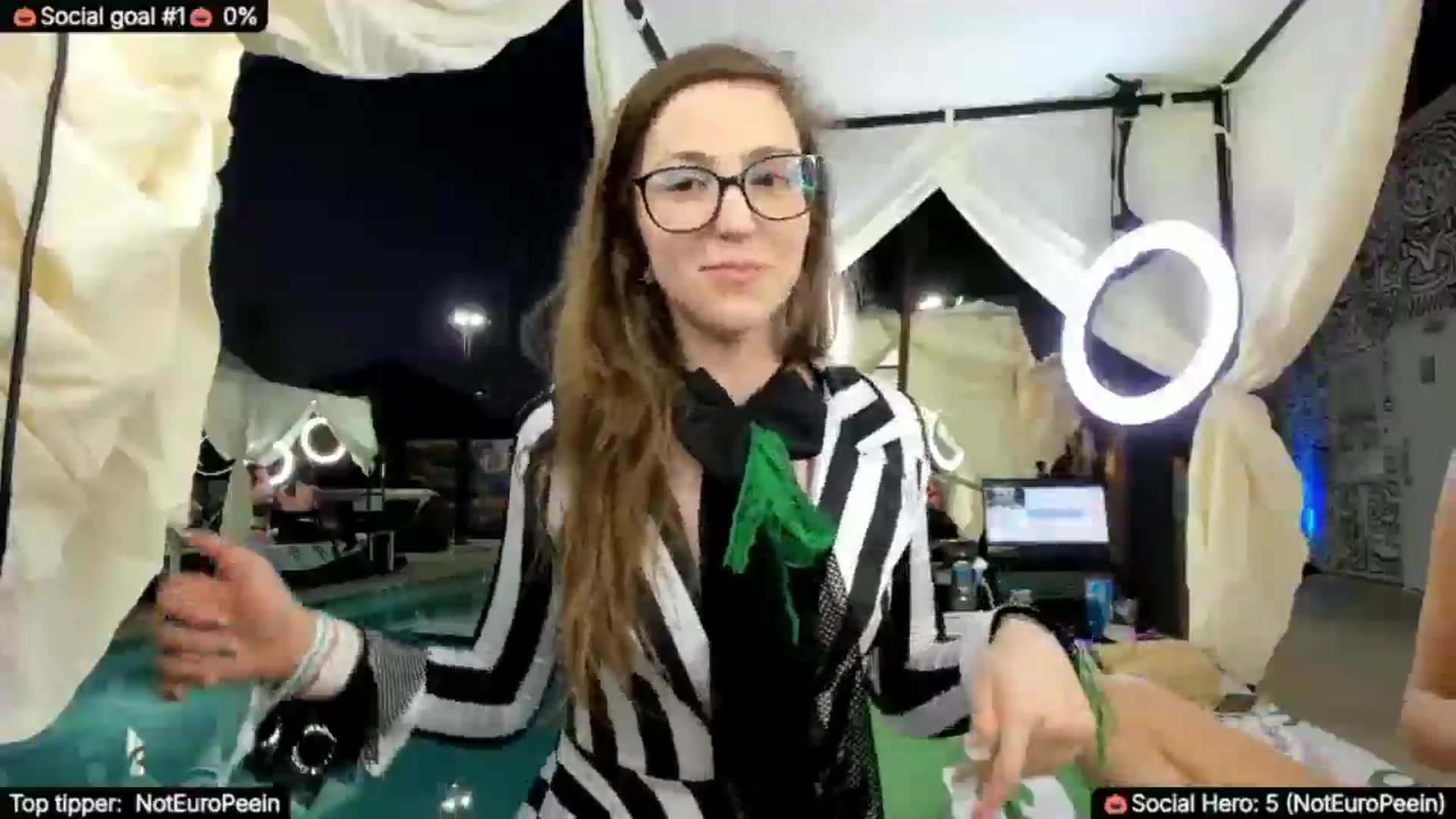 Gallery image thumbnail from TheSharkQueen's myfreecams stream on, 10/07/2025, 01:50 image 3 of 20