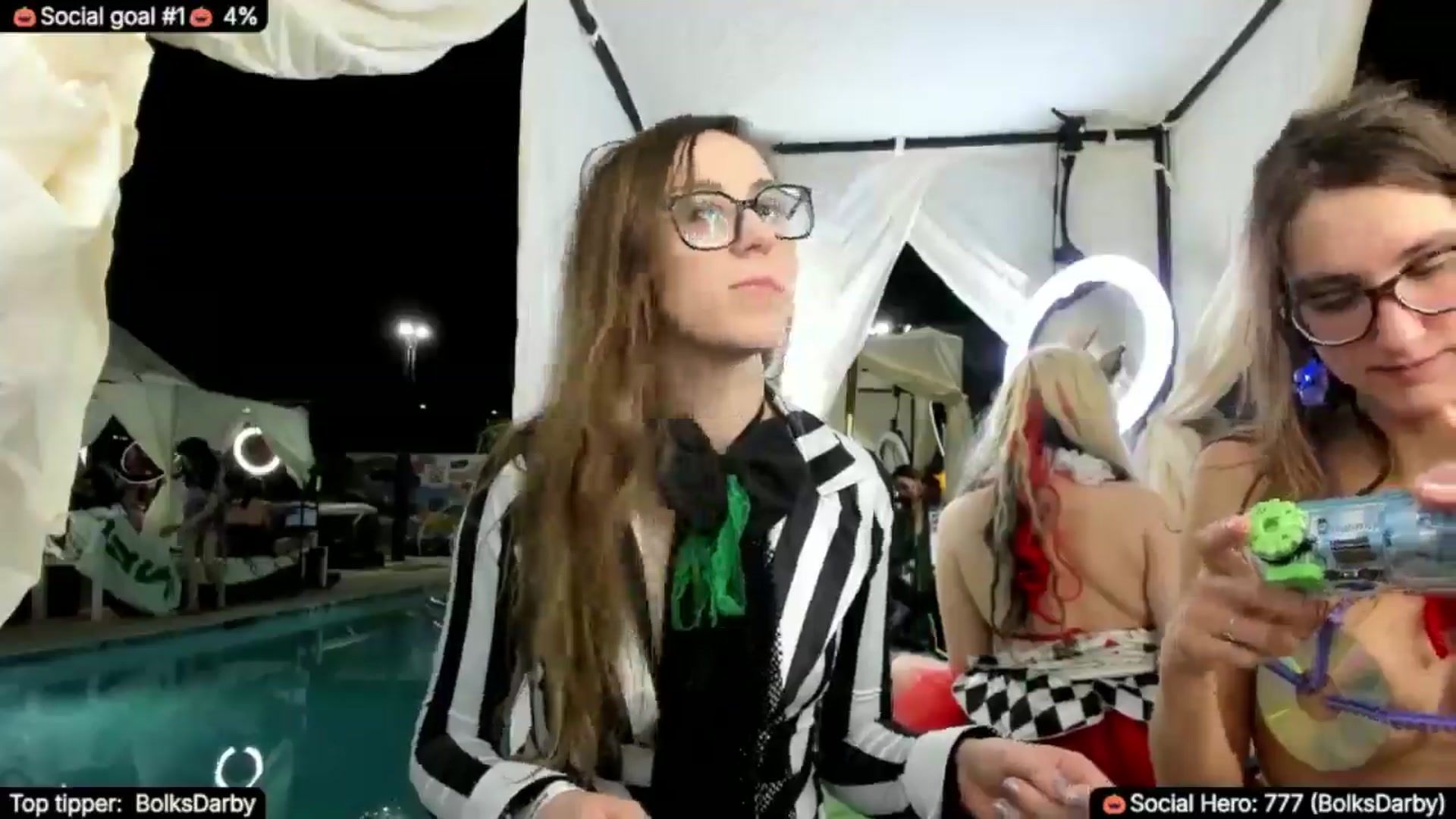 Gallery image thumbnail from TheSharkQueen's myfreecams stream on, 10/07/2025, 02:32 image 17 of 20