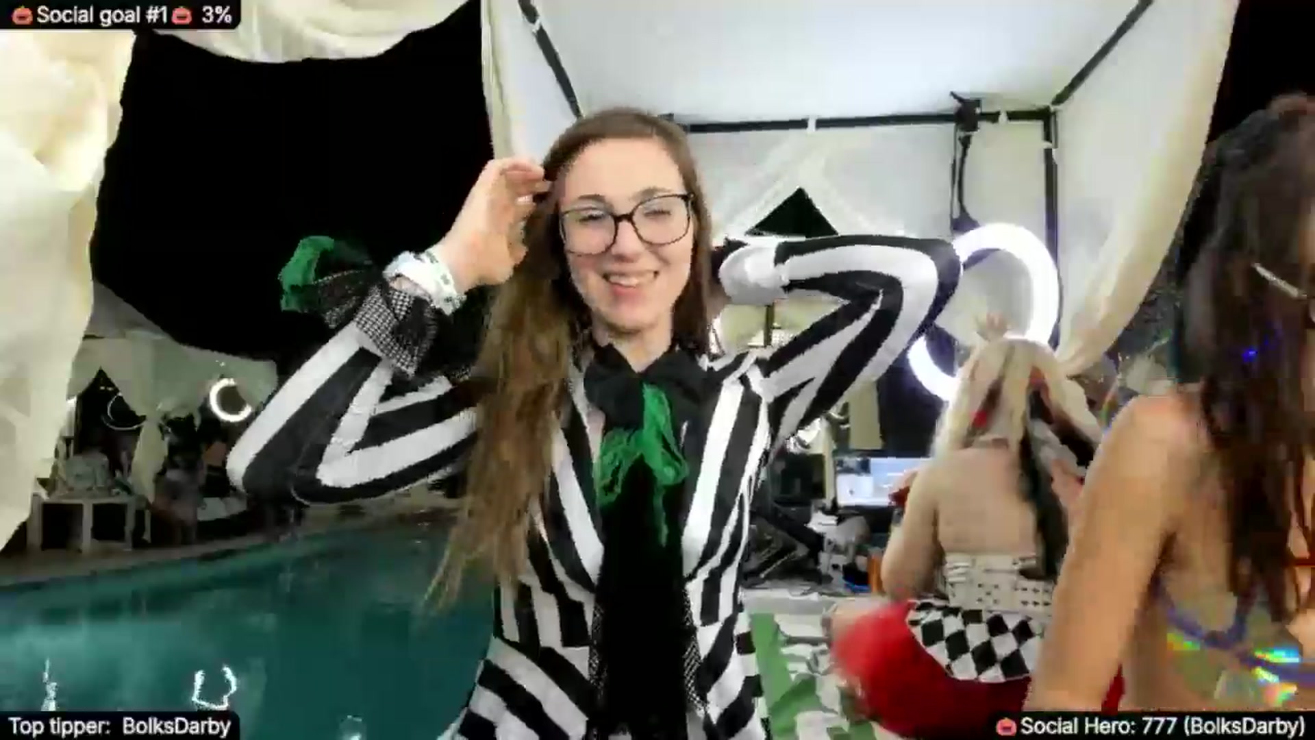 Gallery image thumbnail from TheSharkQueen's myfreecams stream on, 10/07/2025, 02:32 image 9 of 20