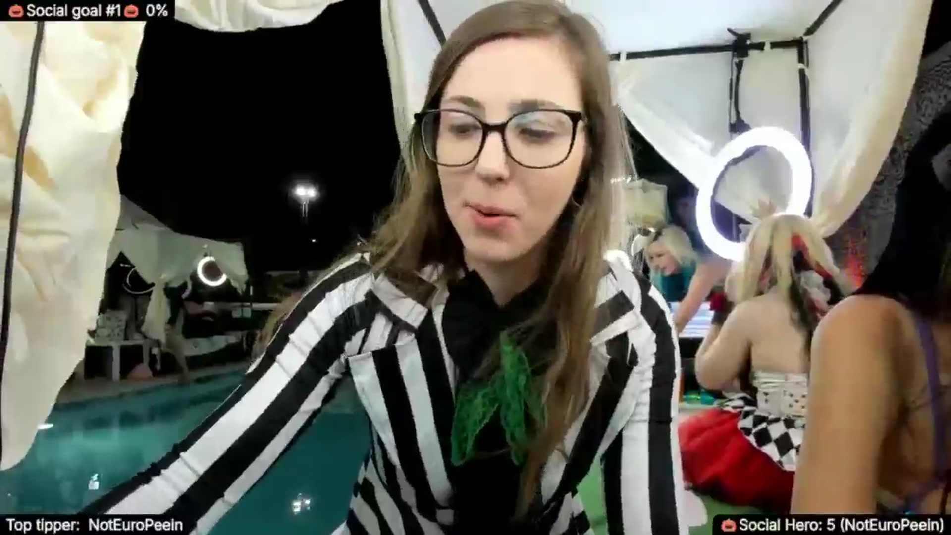 Gallery image thumbnail from TheSharkQueen's myfreecams stream on, 10/07/2025, 02:32 image 3 of 20
