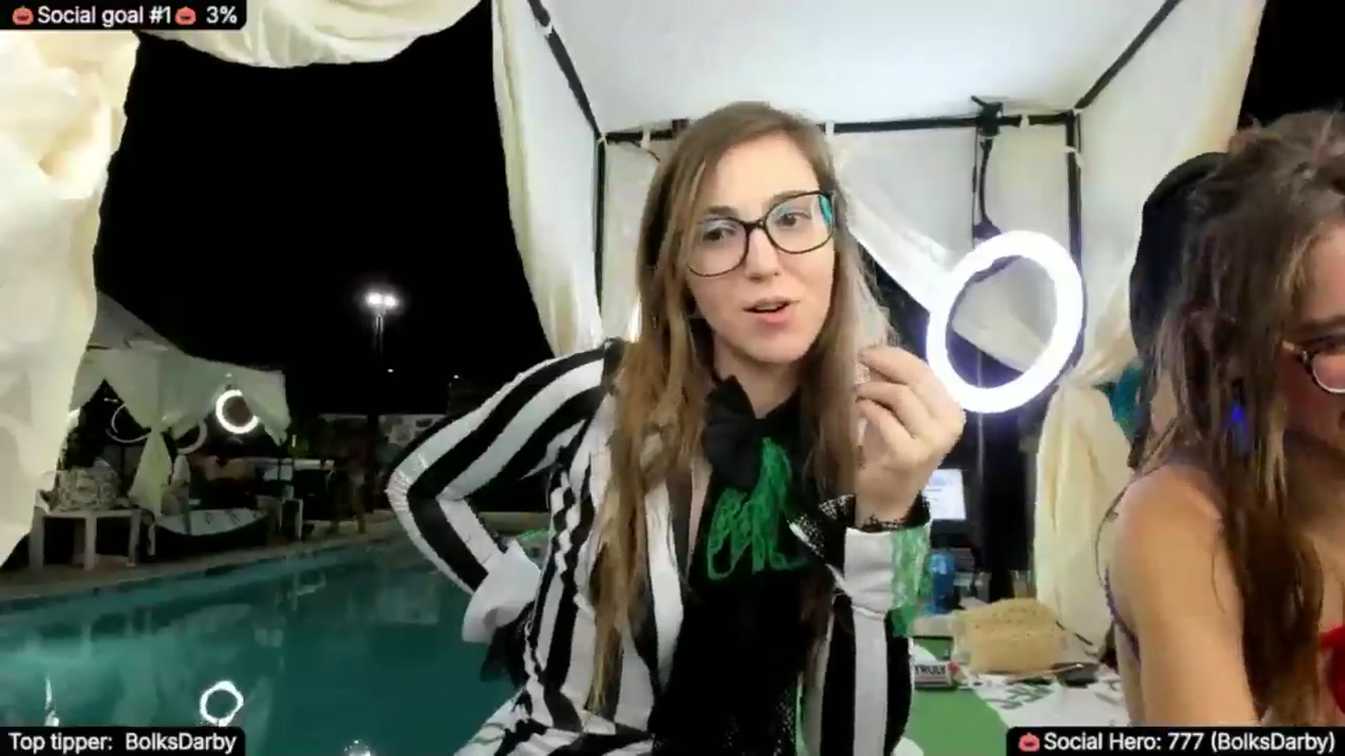 Gallery image thumbnail from TheSharkQueen's myfreecams stream on, 10/07/2025, 02:32 image 10 of 20