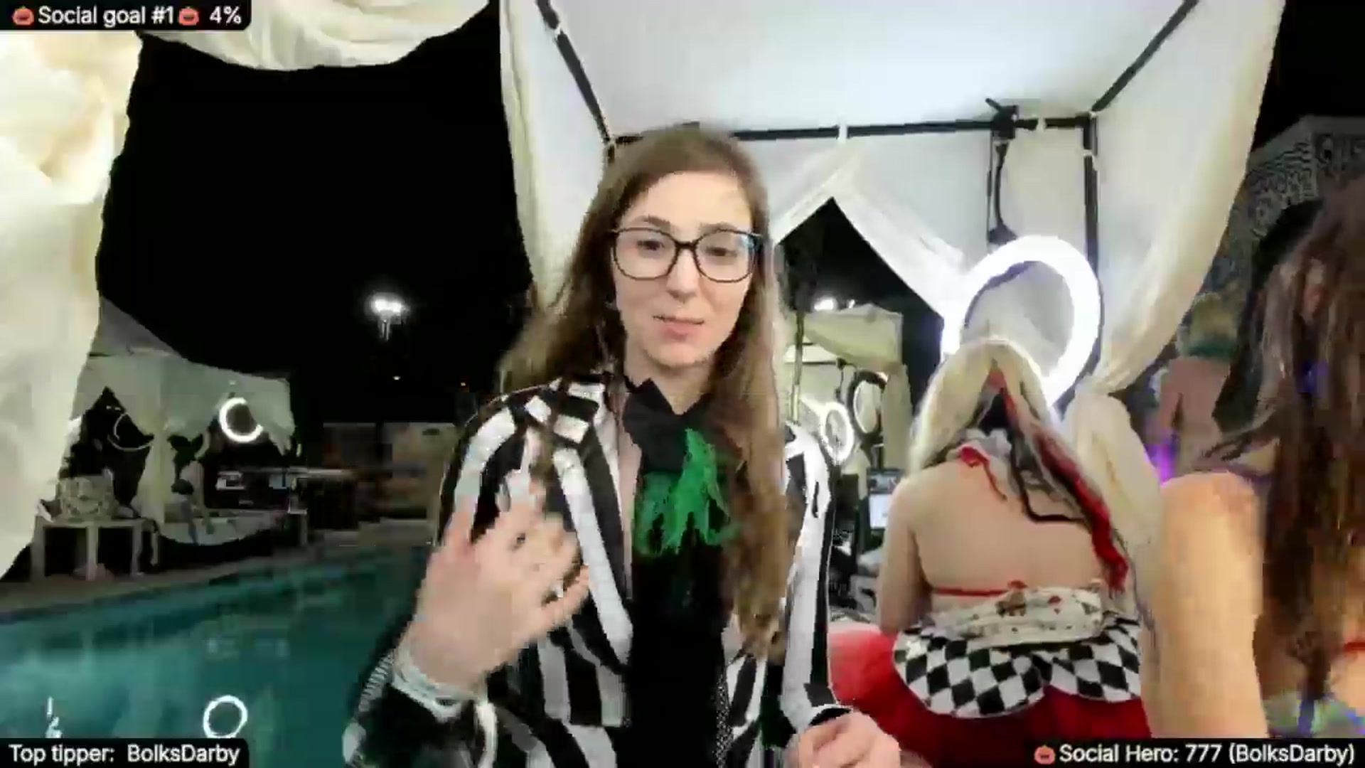 Gallery image thumbnail from TheSharkQueen's myfreecams stream on, 10/07/2025, 02:32 image 12 of 20