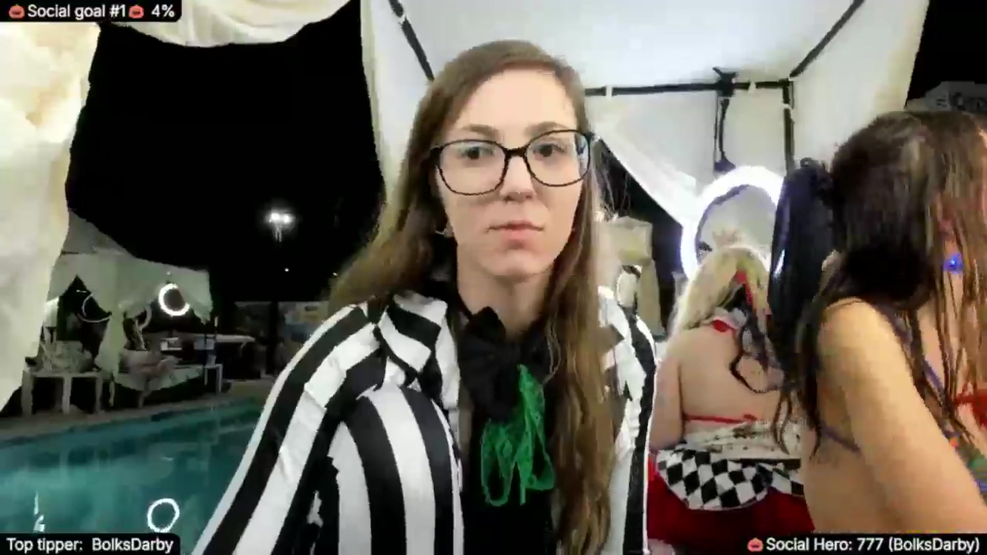 Gallery image thumbnail from TheSharkQueen's myfreecams stream on, 10/07/2025, 02:32 image 14 of 20