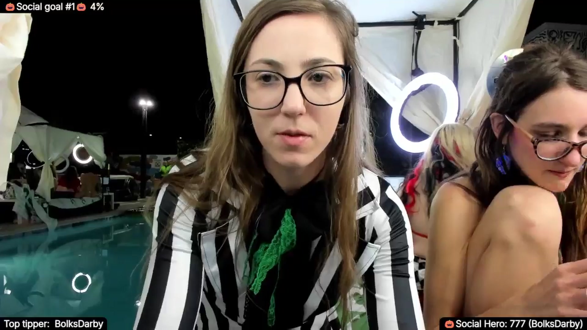 Gallery image thumbnail from TheSharkQueen's myfreecams stream on, 10/07/2025, 03:35 image 2 of 20