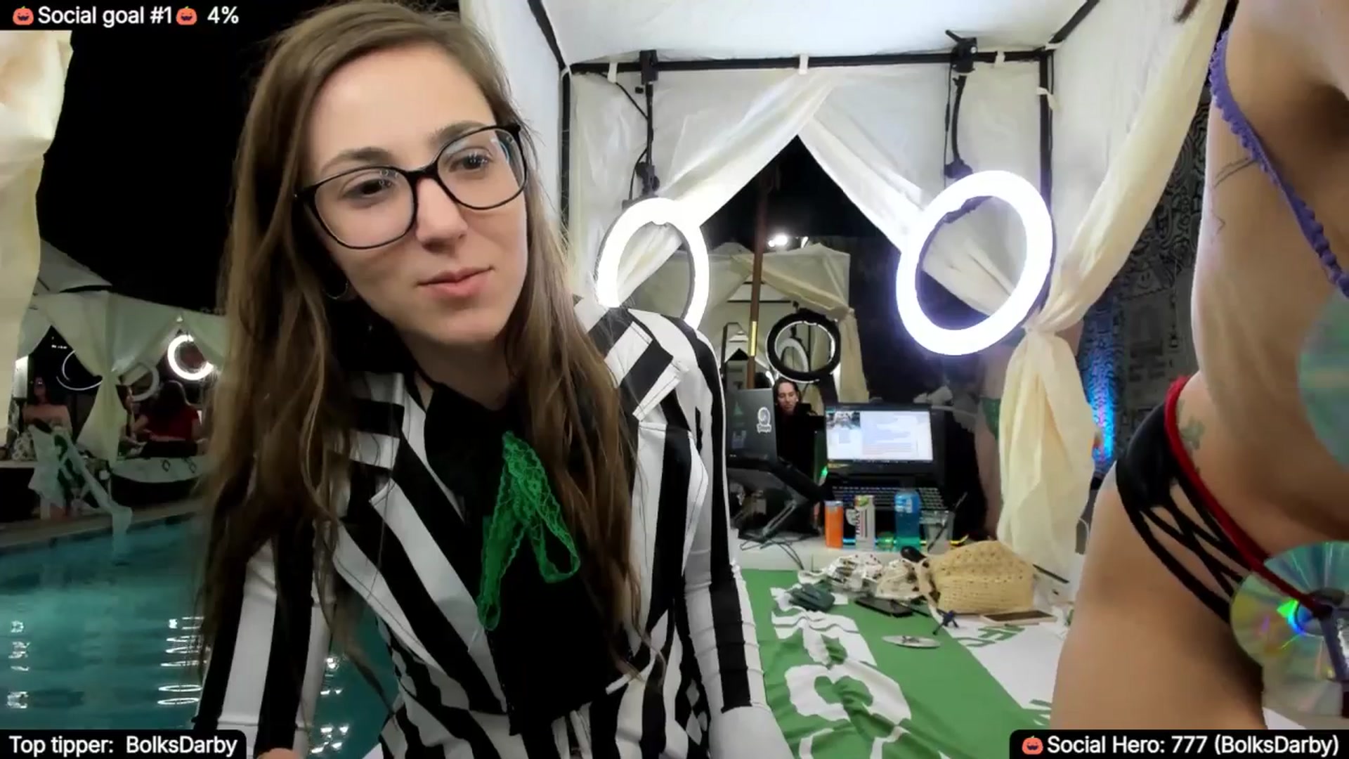 Gallery image thumbnail from TheSharkQueen's myfreecams stream on, 10/07/2025, 03:35 image 11 of 20