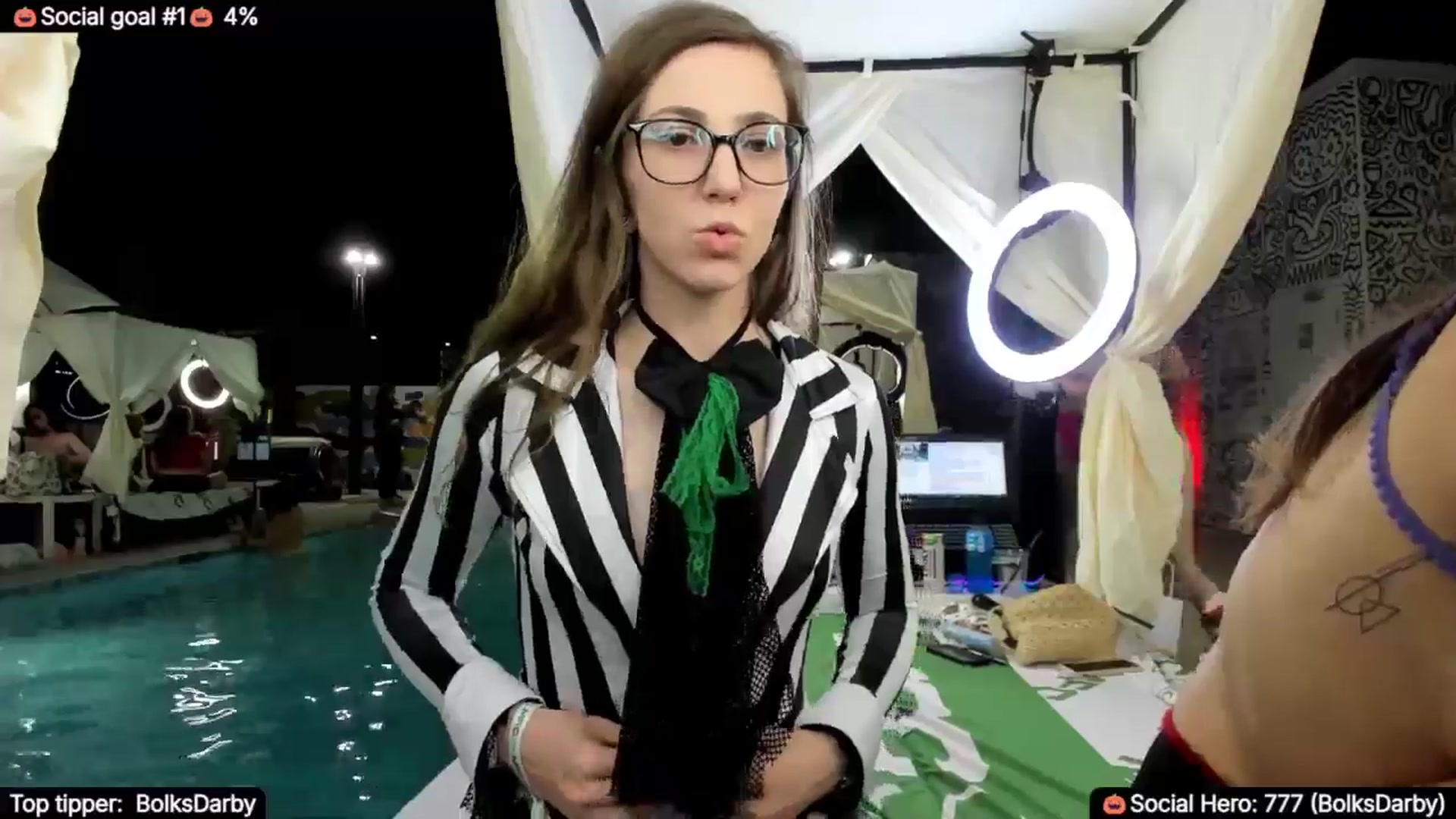 Gallery image thumbnail from TheSharkQueen's myfreecams stream on, 10/07/2025, 03:35 image 17 of 20