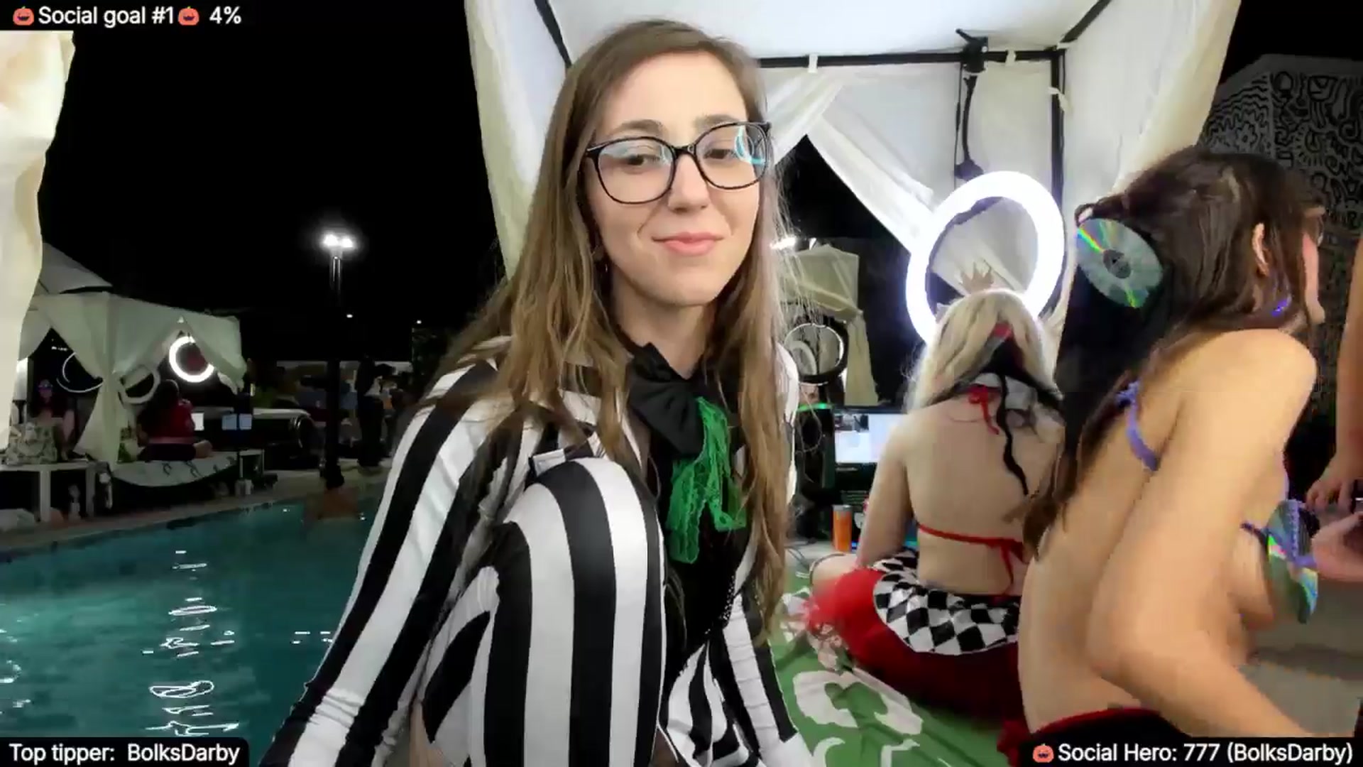 Gallery image thumbnail from TheSharkQueen's myfreecams stream on, 10/07/2025, 03:35 image 16 of 20