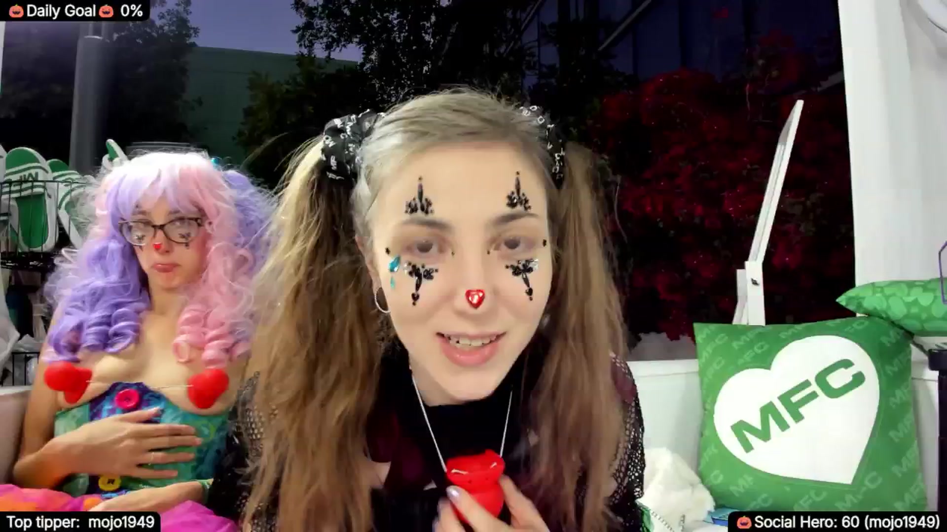 Gallery image thumbnail from TheSharkQueen's myfreecams stream on, 10/08/2025, 06:16 image 3 of 20