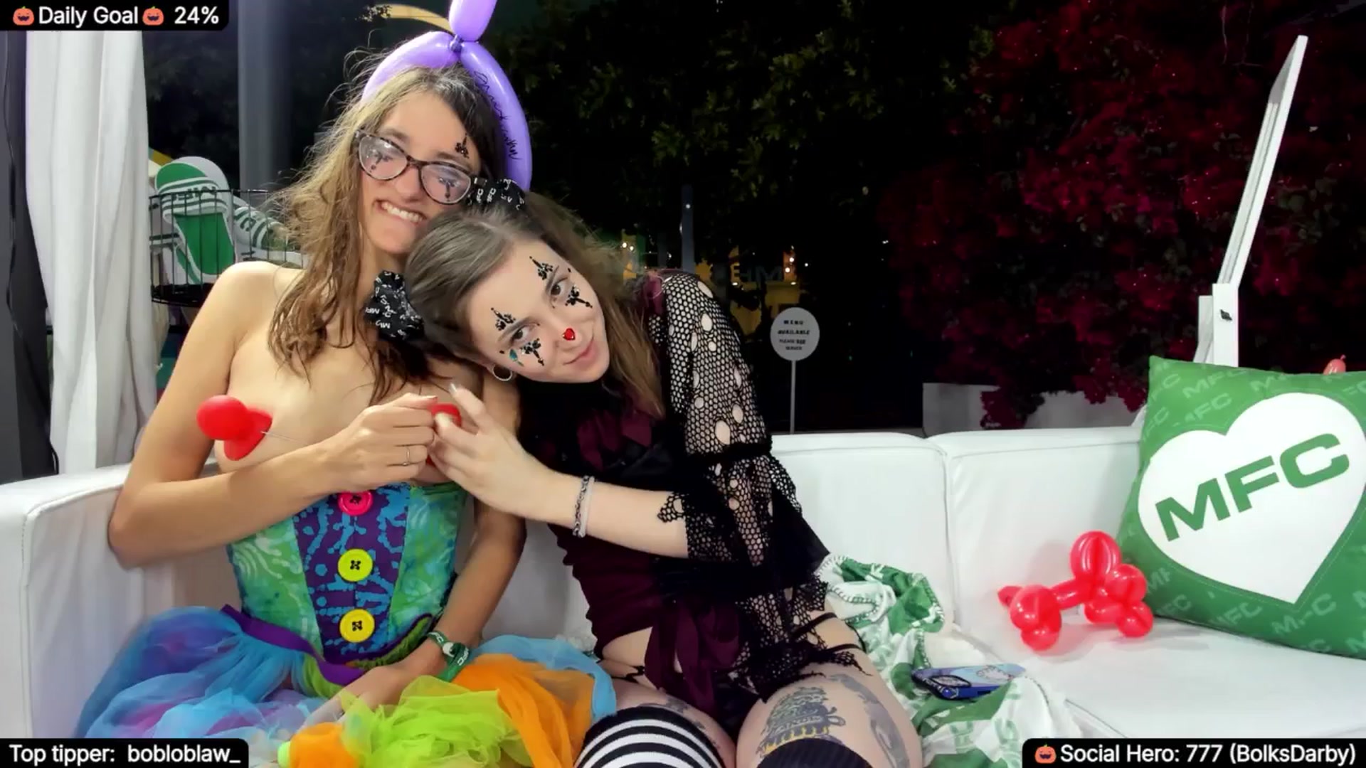 Gallery image thumbnail from TheSharkQueen's myfreecams stream on, 10/08/2025, 07:09 image 15 of 20