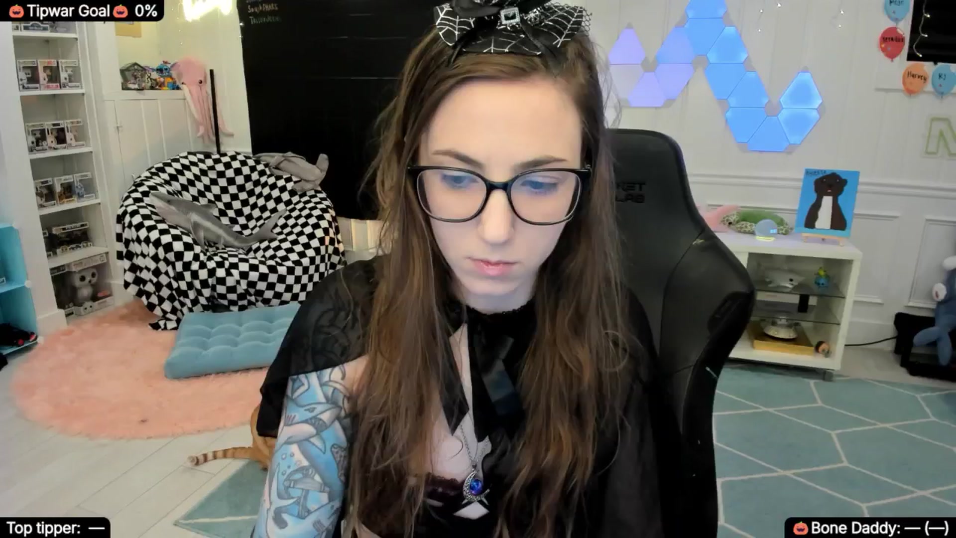 Gallery image thumbnail from TheSharkQueen's myfreecams stream on, 10/12/2025, 01:03 image 3 of 20