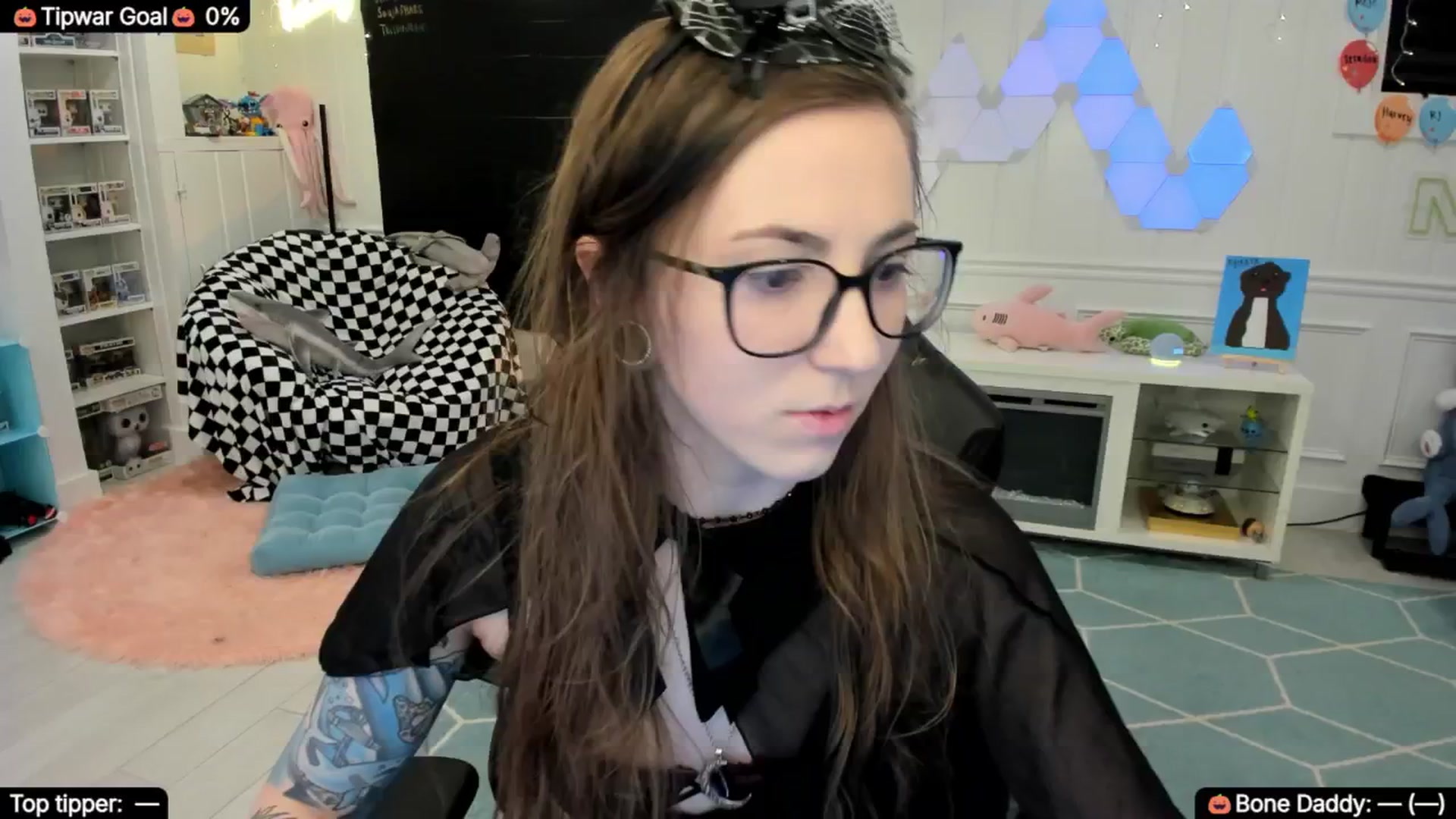 Gallery image thumbnail from TheSharkQueen's myfreecams stream on, 10/12/2025, 01:03 image 9 of 20