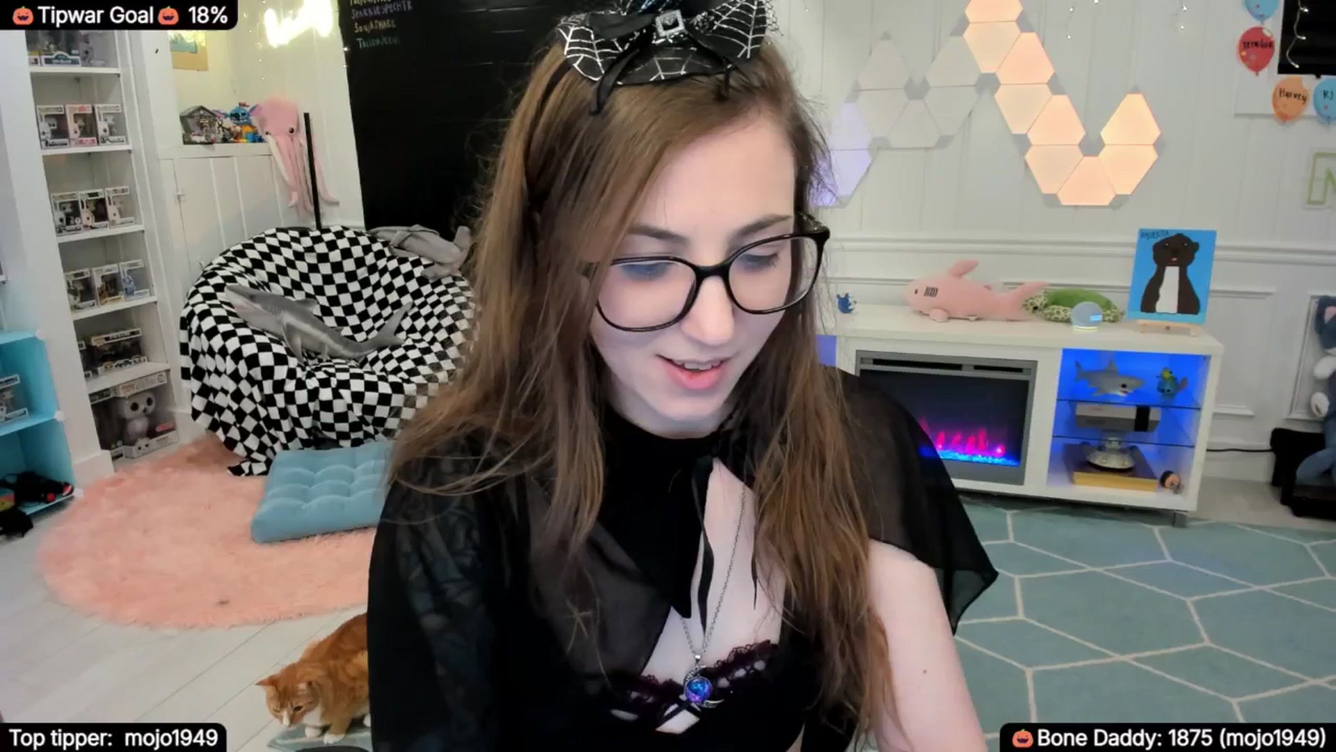 Gallery image thumbnail from TheSharkQueen's myfreecams stream on, 10/12/2025, 04:07 image 7 of 20
