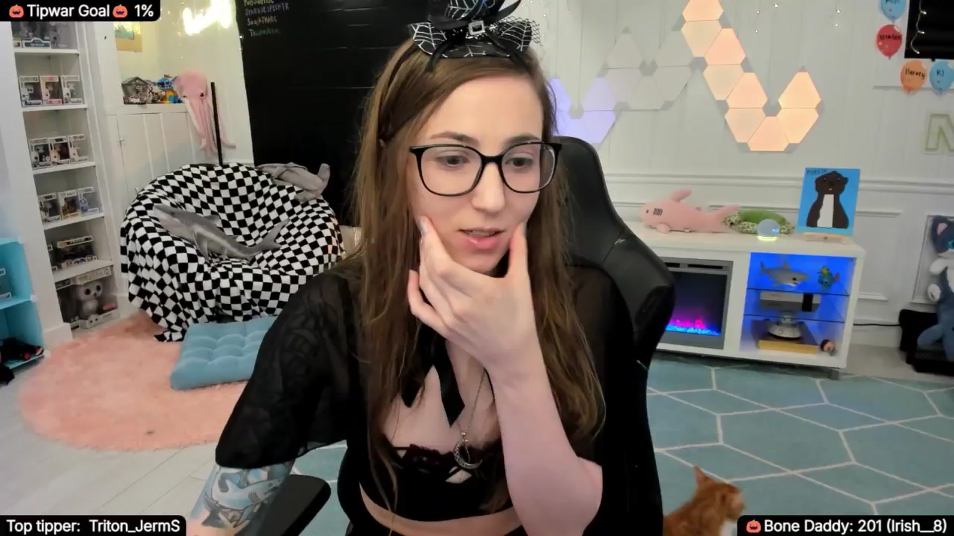 Gallery image thumbnail from TheSharkQueen's myfreecams stream on, 10/12/2025, 04:07 image 1 of 20