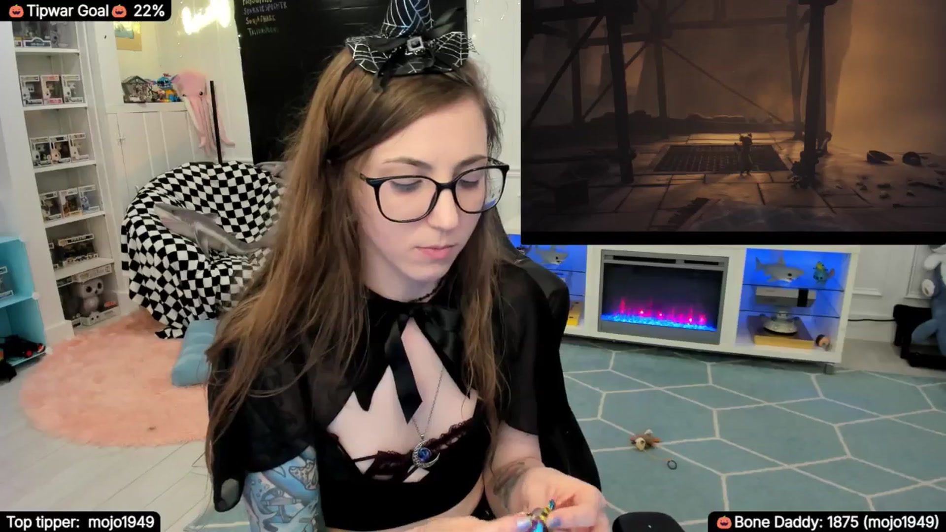 Gallery image thumbnail from TheSharkQueen's myfreecams stream on, 10/12/2025, 04:07 image 14 of 20