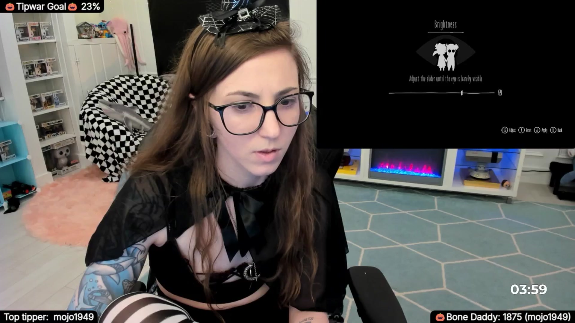 Gallery image thumbnail from TheSharkQueen's myfreecams stream on, 10/12/2025, 04:07 image 19 of 20