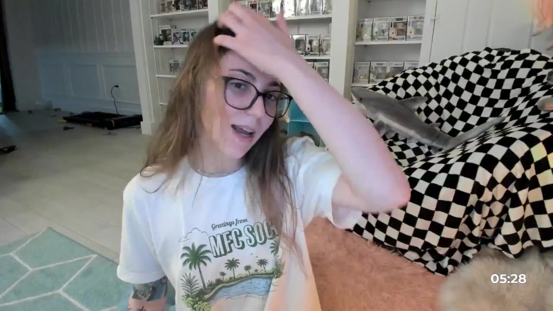 Gallery image thumbnail from TheSharkQueen's myfreecams stream on, 10/14/2025, 05:57 image 18 of 20