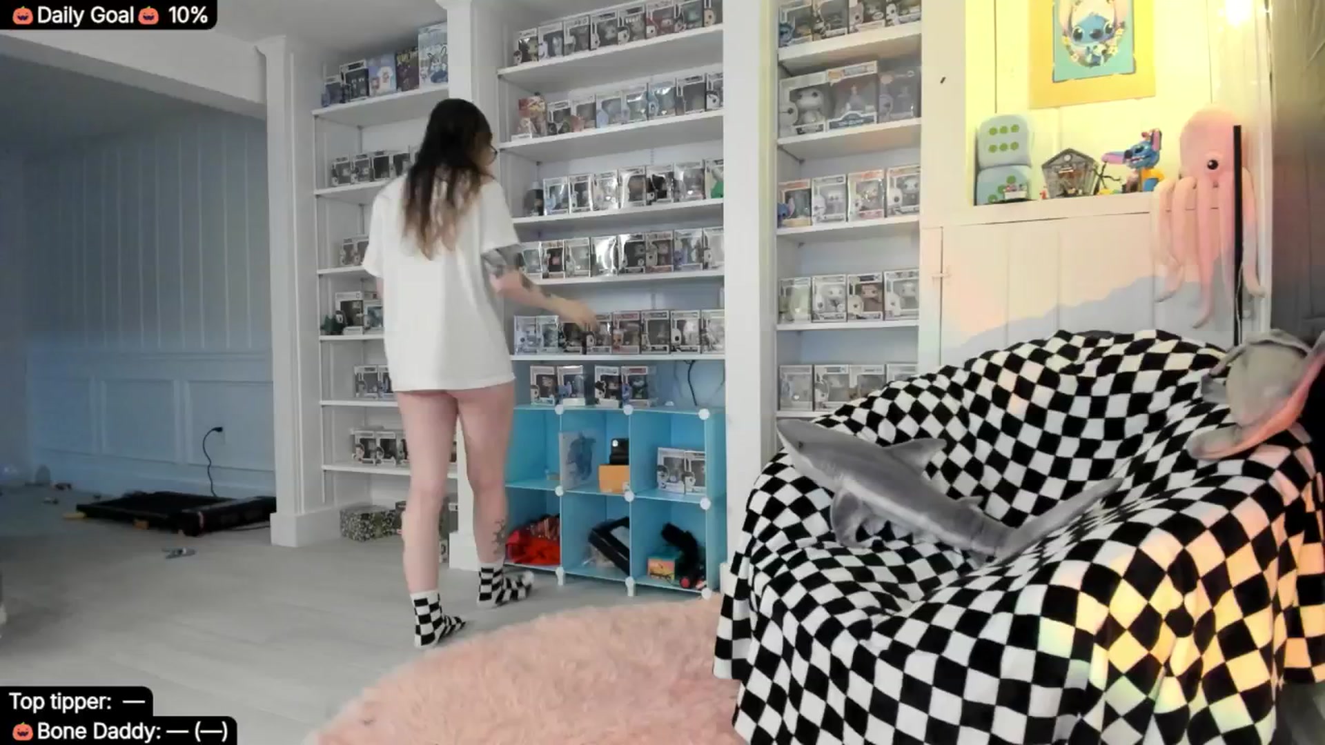 Gallery image thumbnail from TheSharkQueen's myfreecams stream on, 10/14/2025, 05:57 image 2 of 20