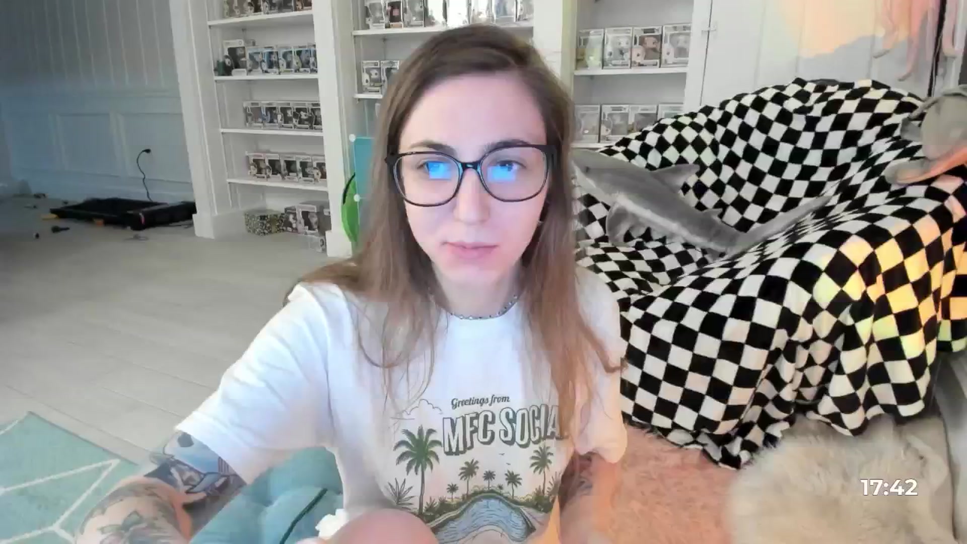 Gallery image thumbnail from TheSharkQueen's myfreecams stream on, 10/14/2025, 05:57 image 13 of 20