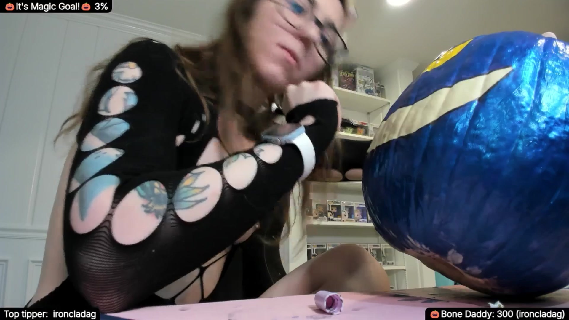 Gallery image thumbnail from TheSharkQueen's myfreecams stream on, 10/24/2025, 04:57 image 19 of 20