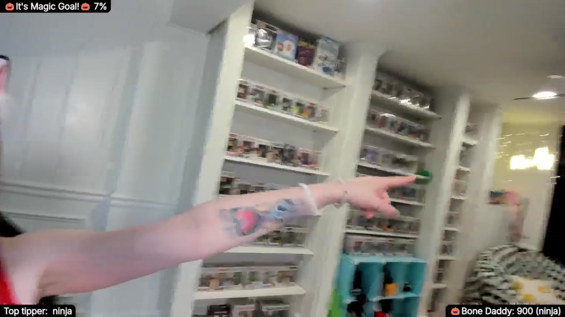 Gallery image thumbnail from TheSharkQueen's myfreecams stream on, 10/25/2025, 06:41 image 9 of 20