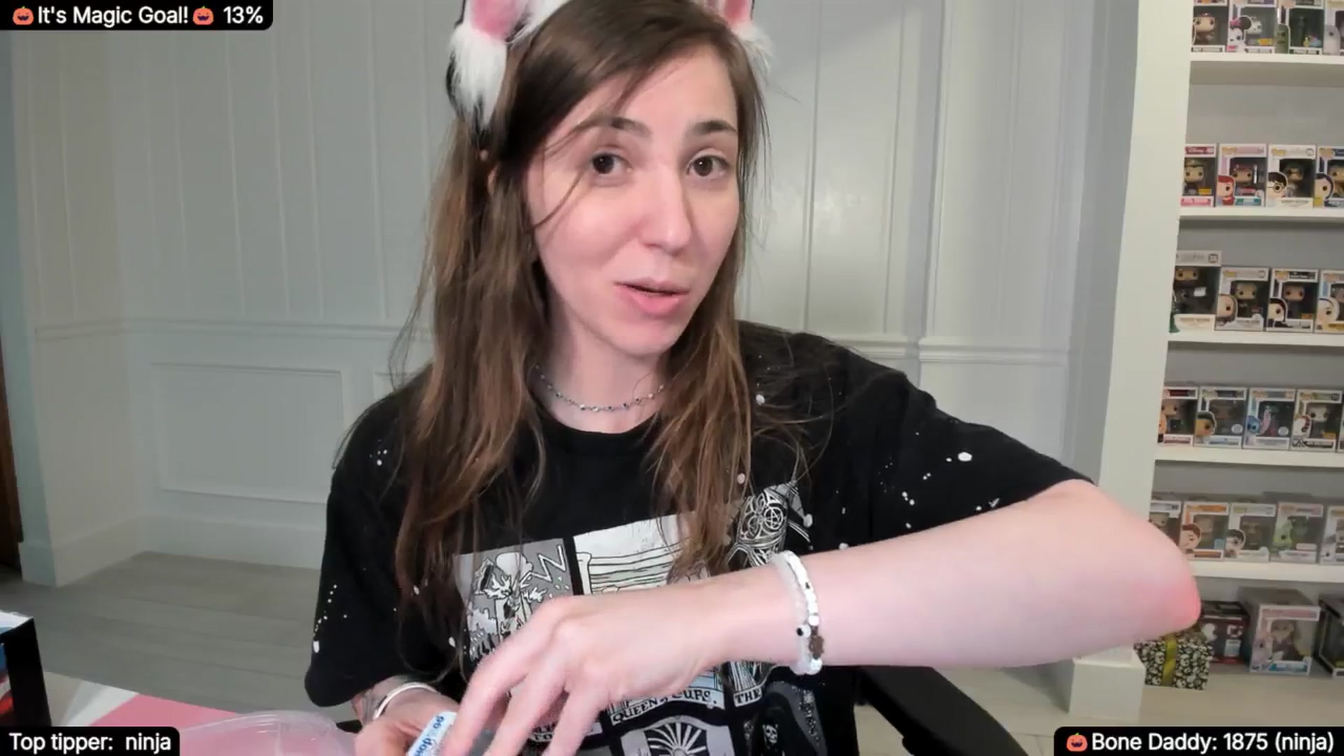 Gallery image thumbnail from TheSharkQueen's myfreecams stream on, 10/25/2025, 09:12 image 8 of 20