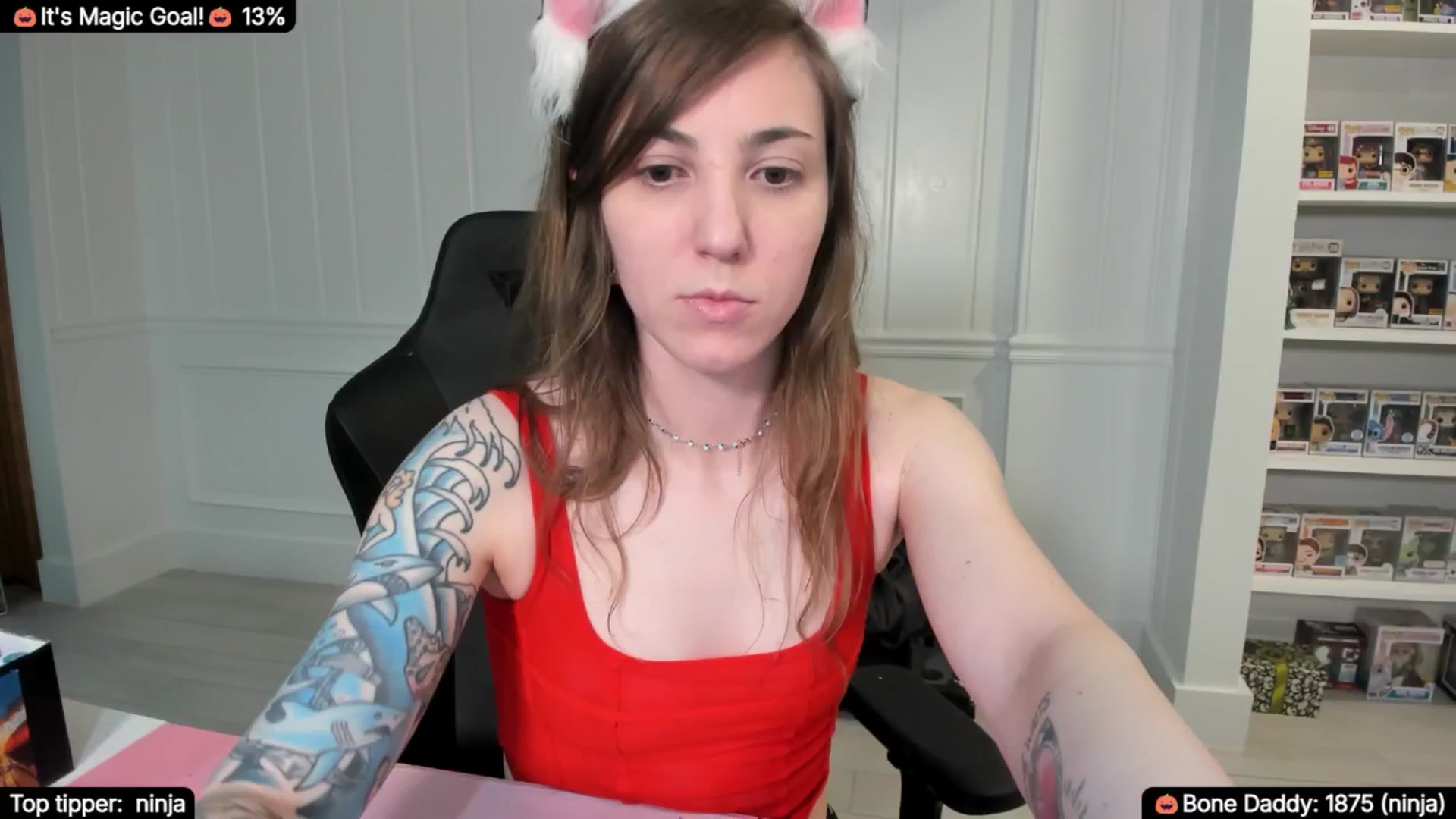 Gallery image thumbnail from TheSharkQueen's myfreecams stream on, 10/25/2025, 09:12 image 2 of 20