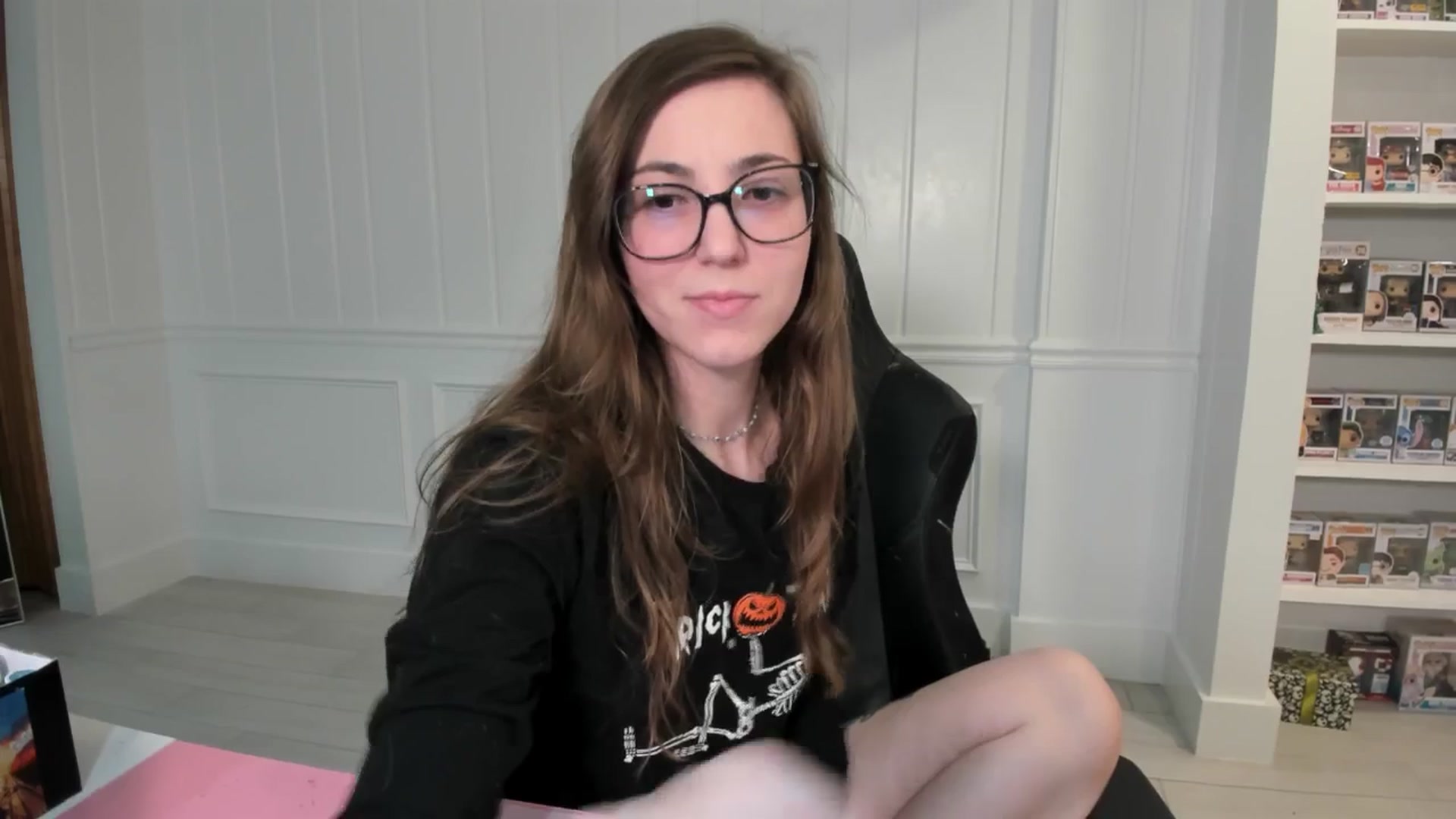 Gallery image thumbnail from TheSharkQueen's myfreecams stream on, 10/26/2025, 09:23 image 16 of 20
