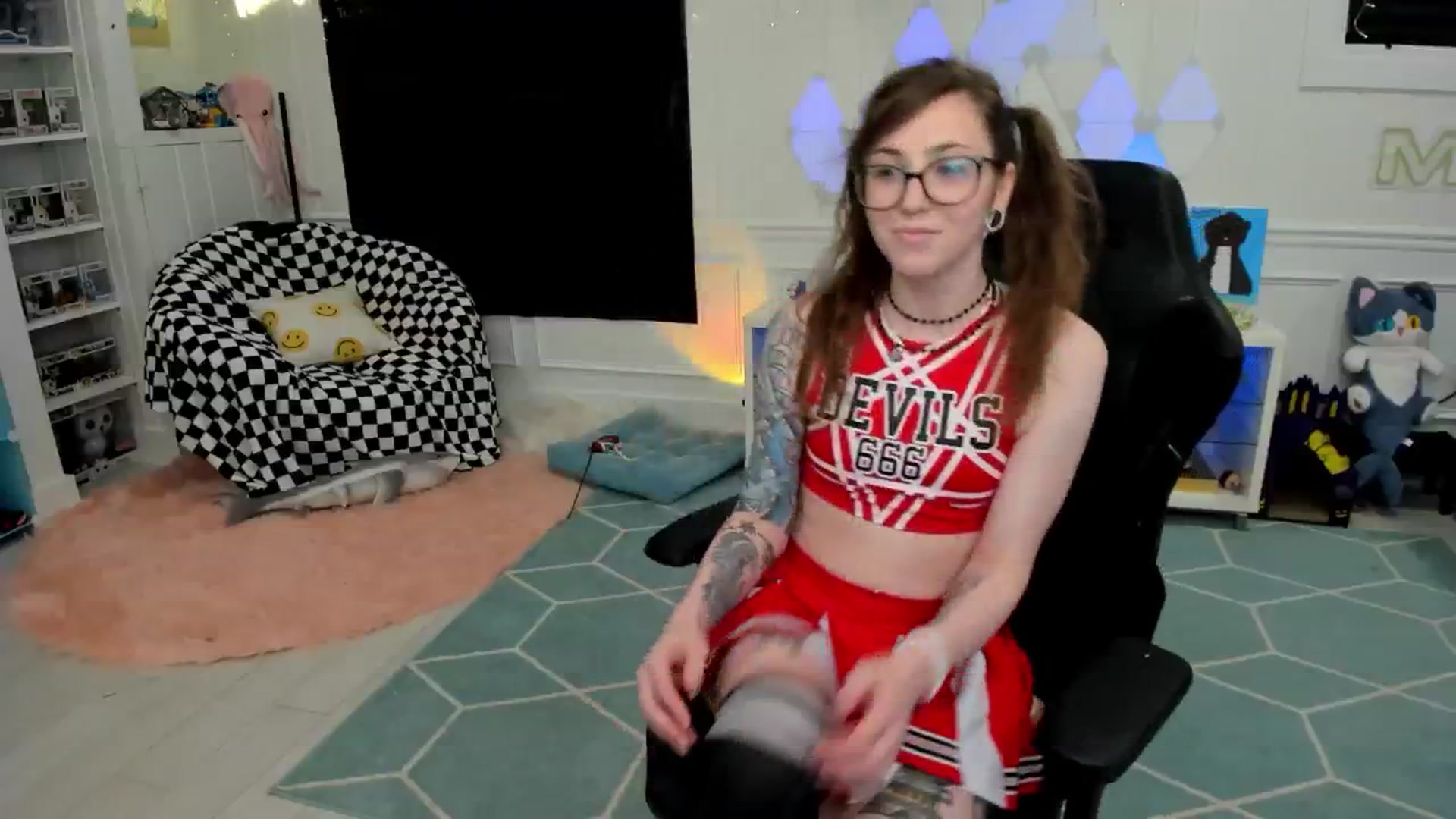 Gallery image thumbnail from TheSharkQueen's myfreecams stream on, 10/29/2025, 04:13 image 8 of 20