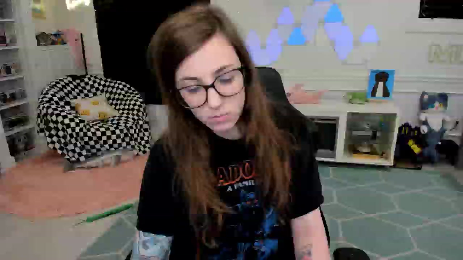 Gallery image thumbnail from TheSharkQueen's myfreecams stream on, 10/29/2025, 04:13 image 1 of 20