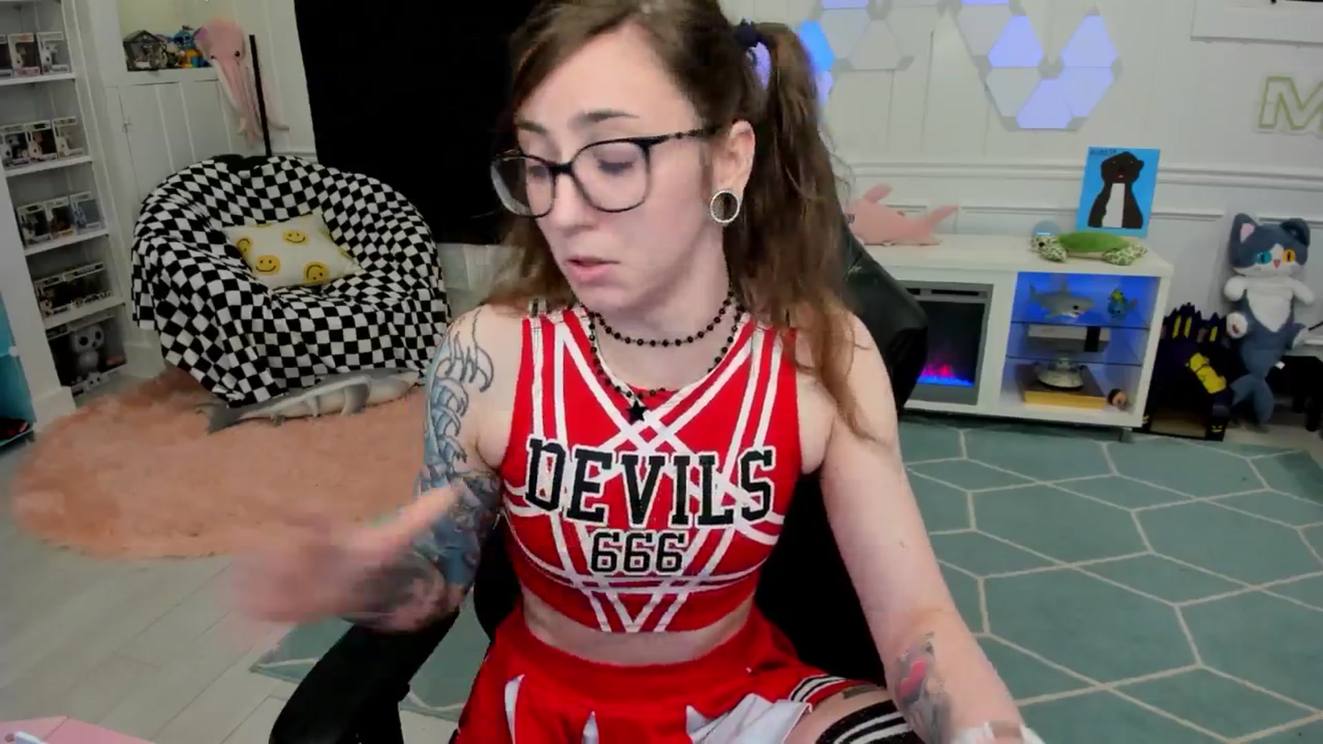 Gallery image thumbnail from TheSharkQueen's myfreecams stream on, 10/29/2025, 04:13 image 15 of 20