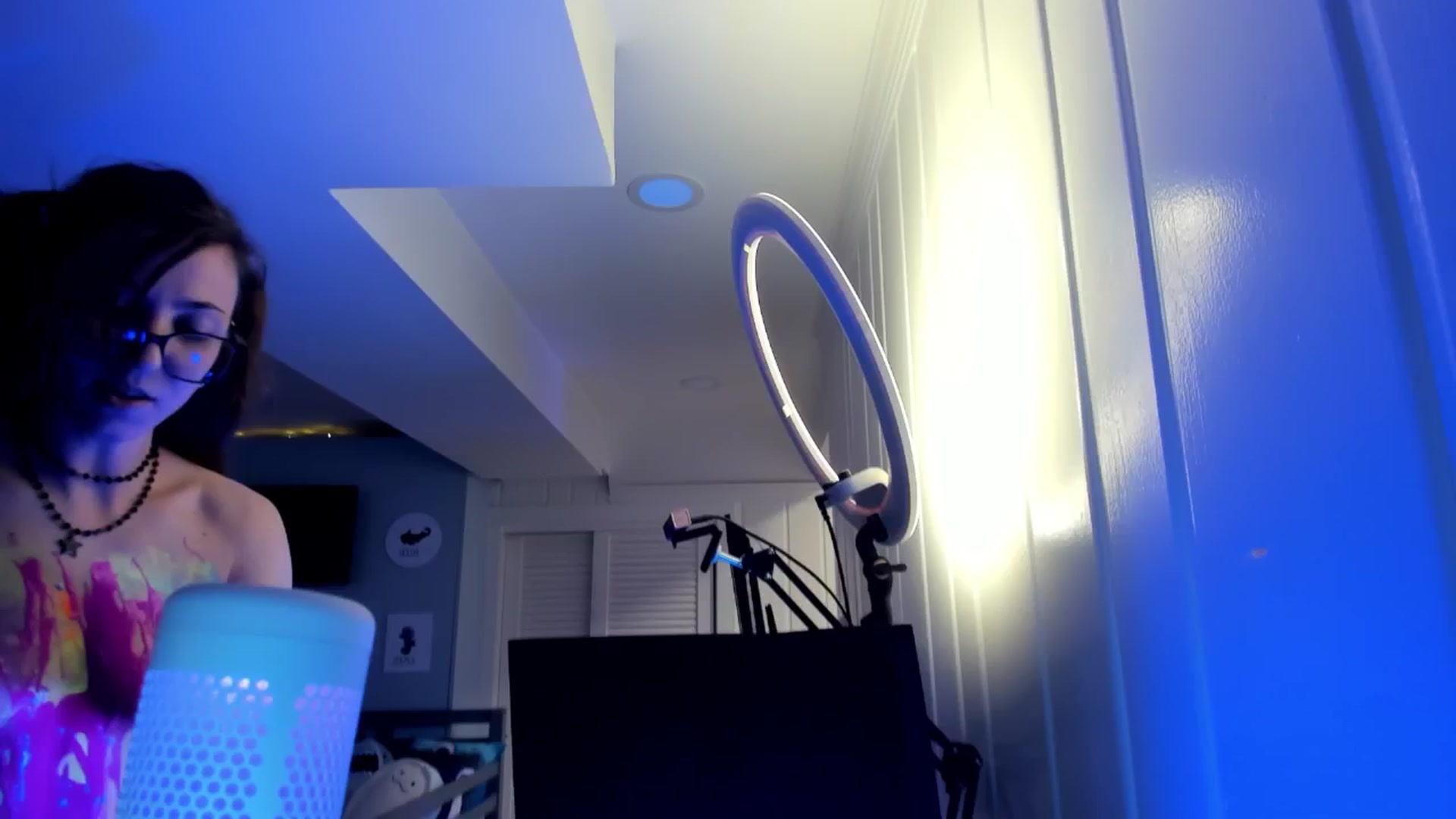 Gallery image thumbnail from TheSharkQueen's myfreecams stream on, 10/29/2025, 05:00 image 4 of 20