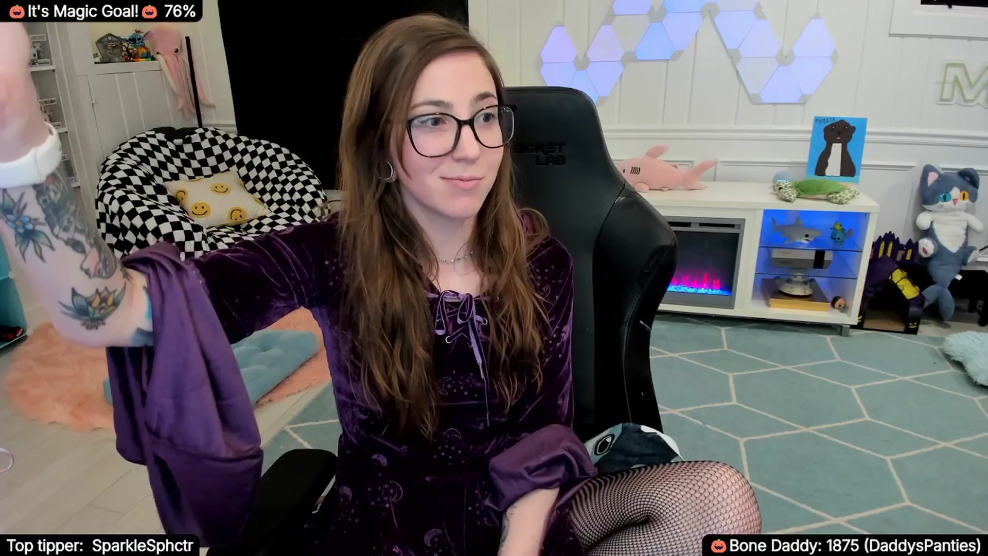 Gallery image thumbnail from TheSharkQueen's myfreecams stream on, 10/31/2025, 08:28 image 17 of 20