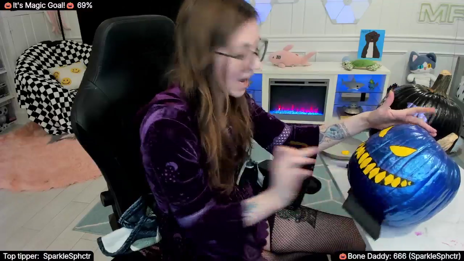 Gallery image thumbnail from TheSharkQueen's myfreecams stream on, 10/31/2025, 08:28 image 4 of 20
