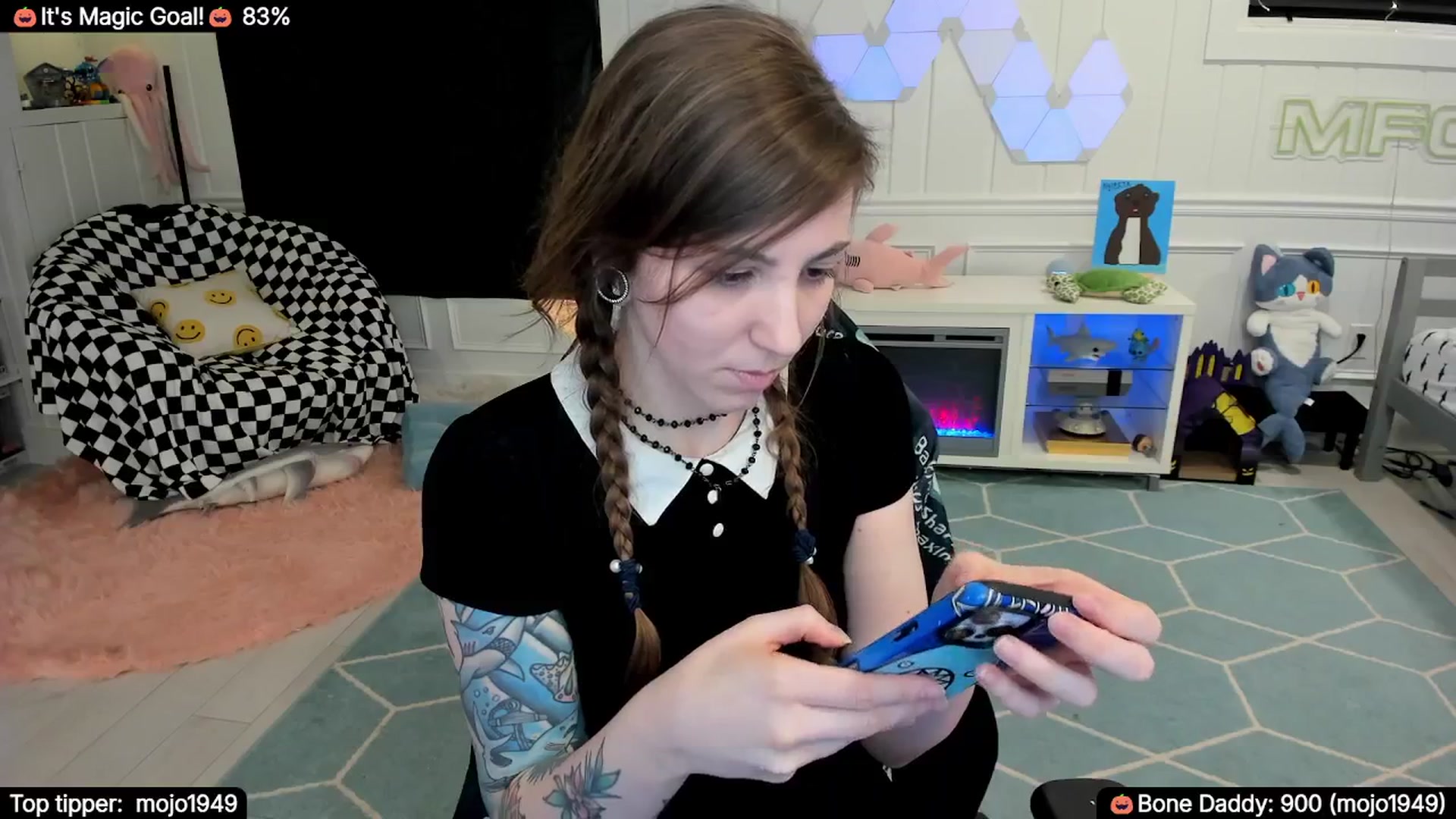 Gallery image thumbnail from TheSharkQueen's myfreecams stream on, 11/01/2025, 05:41 image 10 of 20